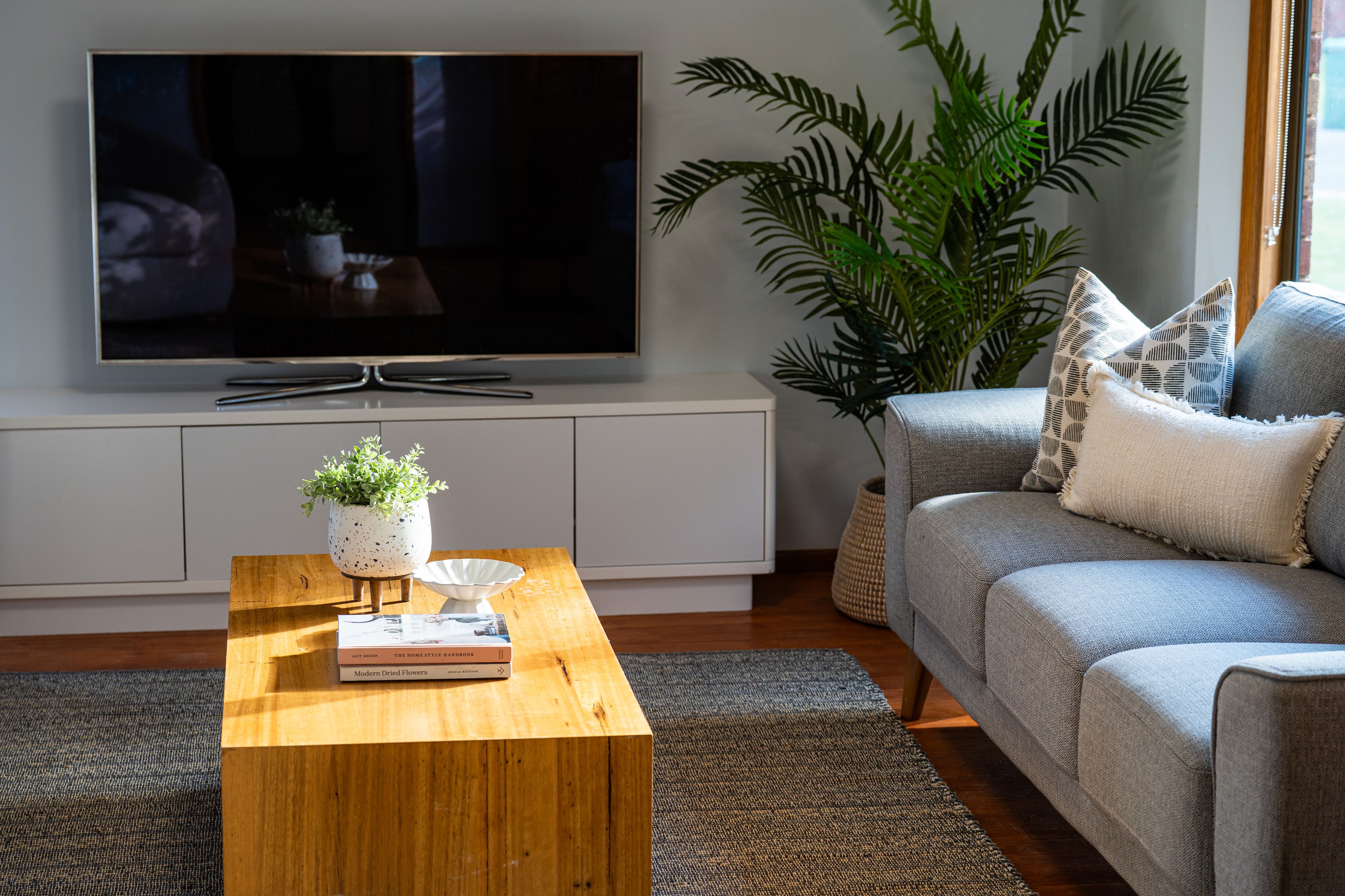 8 Ditmann Place — photo 4 of 22