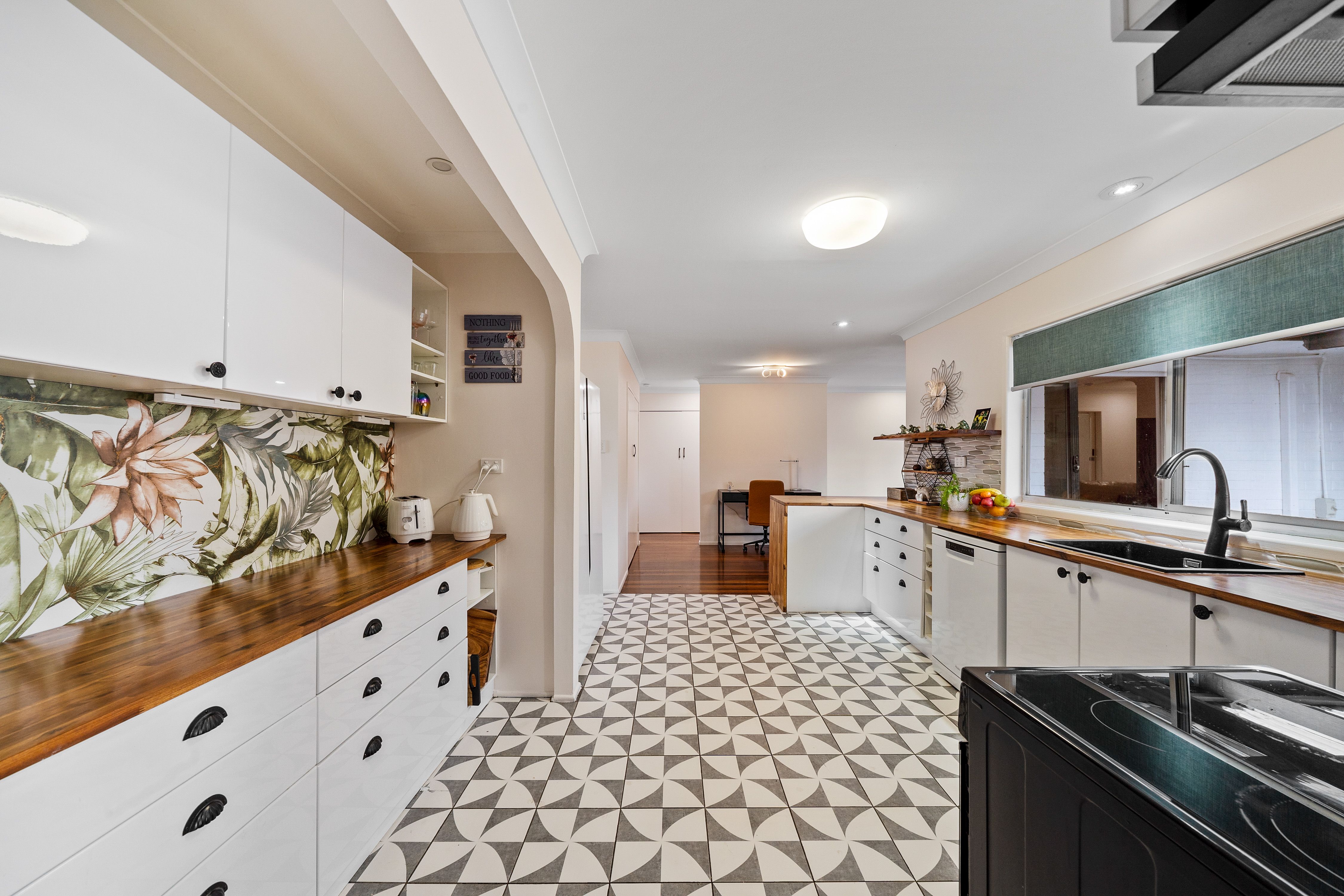 7 Amaroo Rise — photo 4 of 21