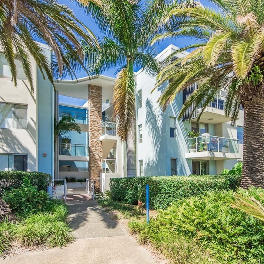 415/64 Sickle Avenue, Hope Island, QLD 4212