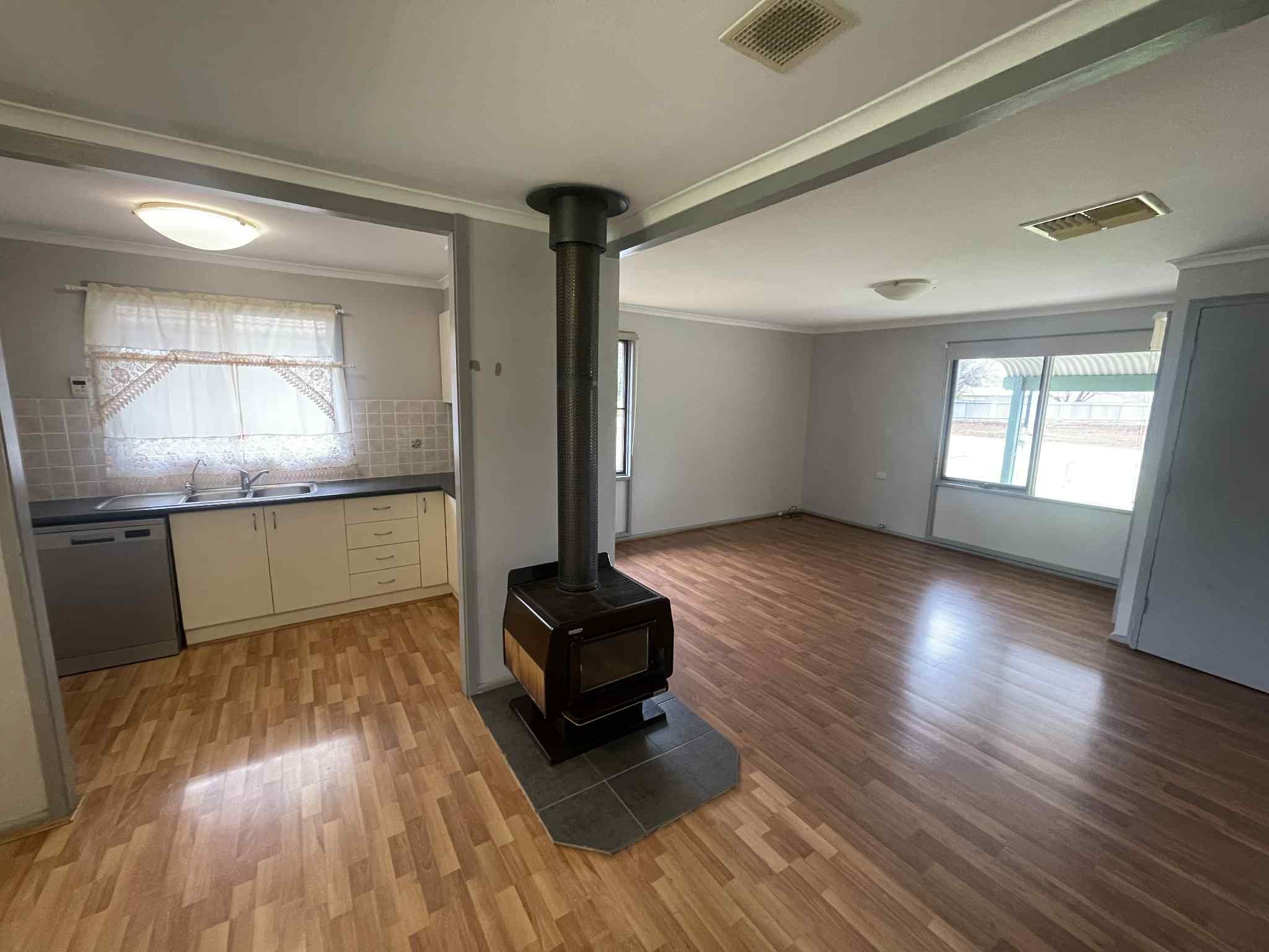 54 MIDDLETON Avenue, Griffith, NSW 2680