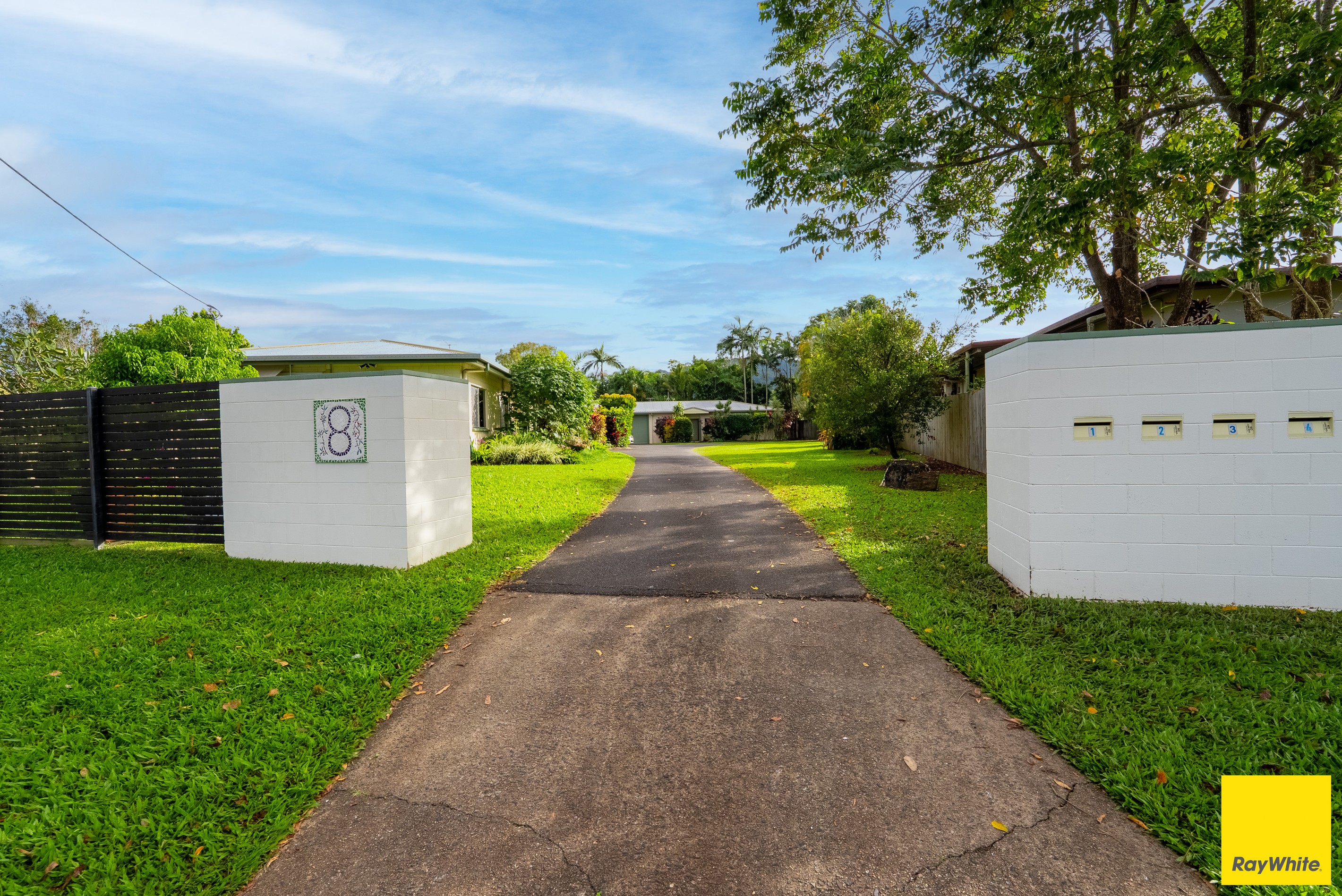 4/8 Brooks Street, Whitfield, QLD 4870