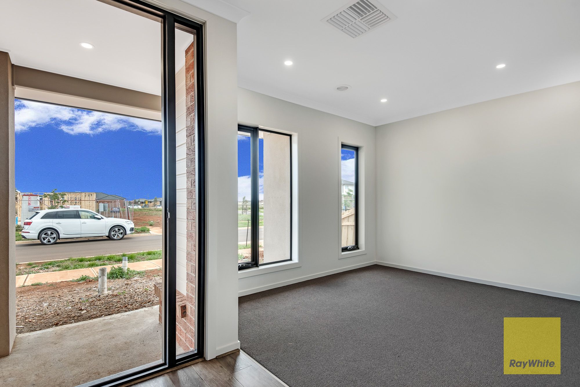 18 Lina Way, Melton South, VIC 3338