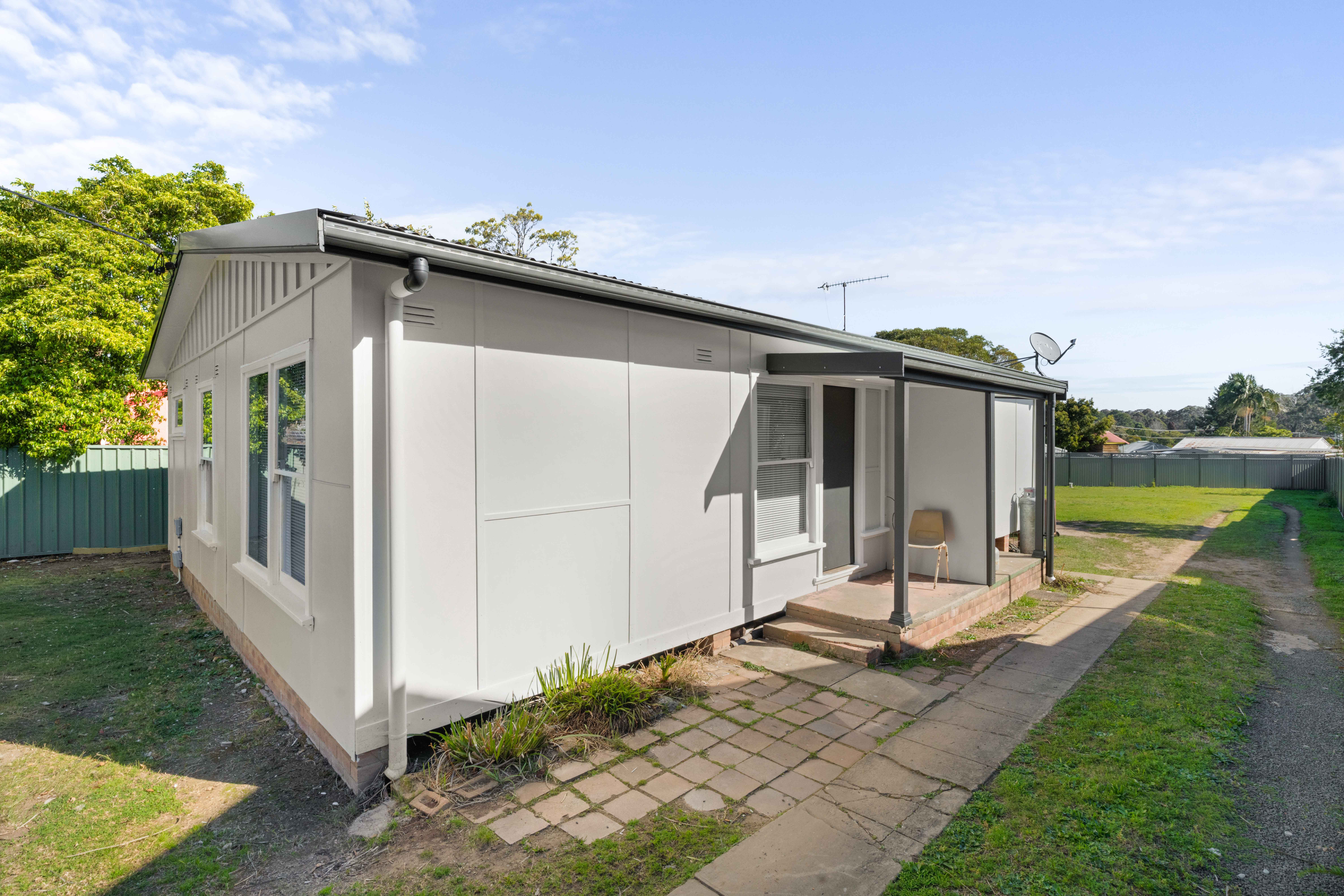 183 Kinghorne Street — photo 3 of 24