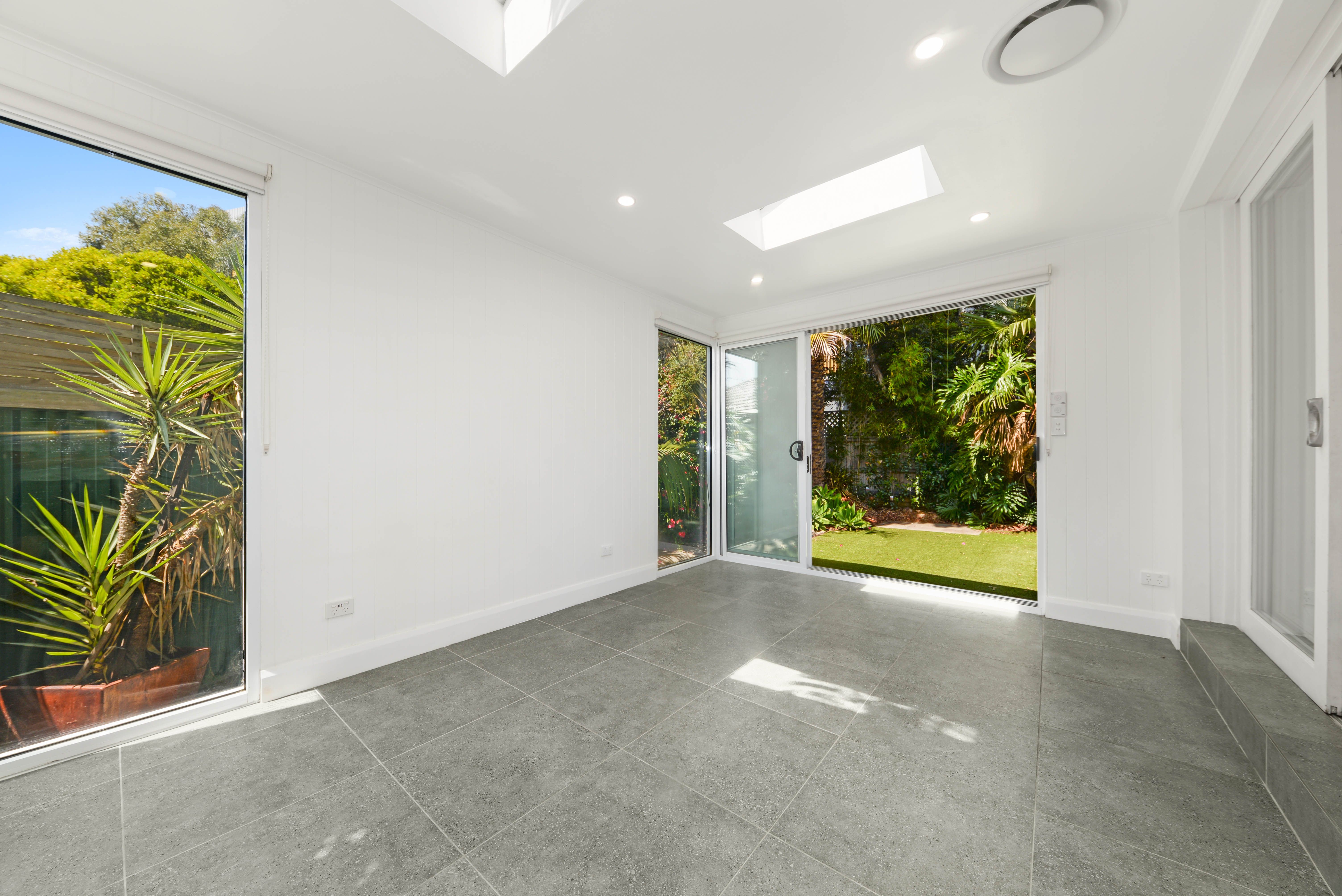 132 O'Riordan Street — photo 2 of 5