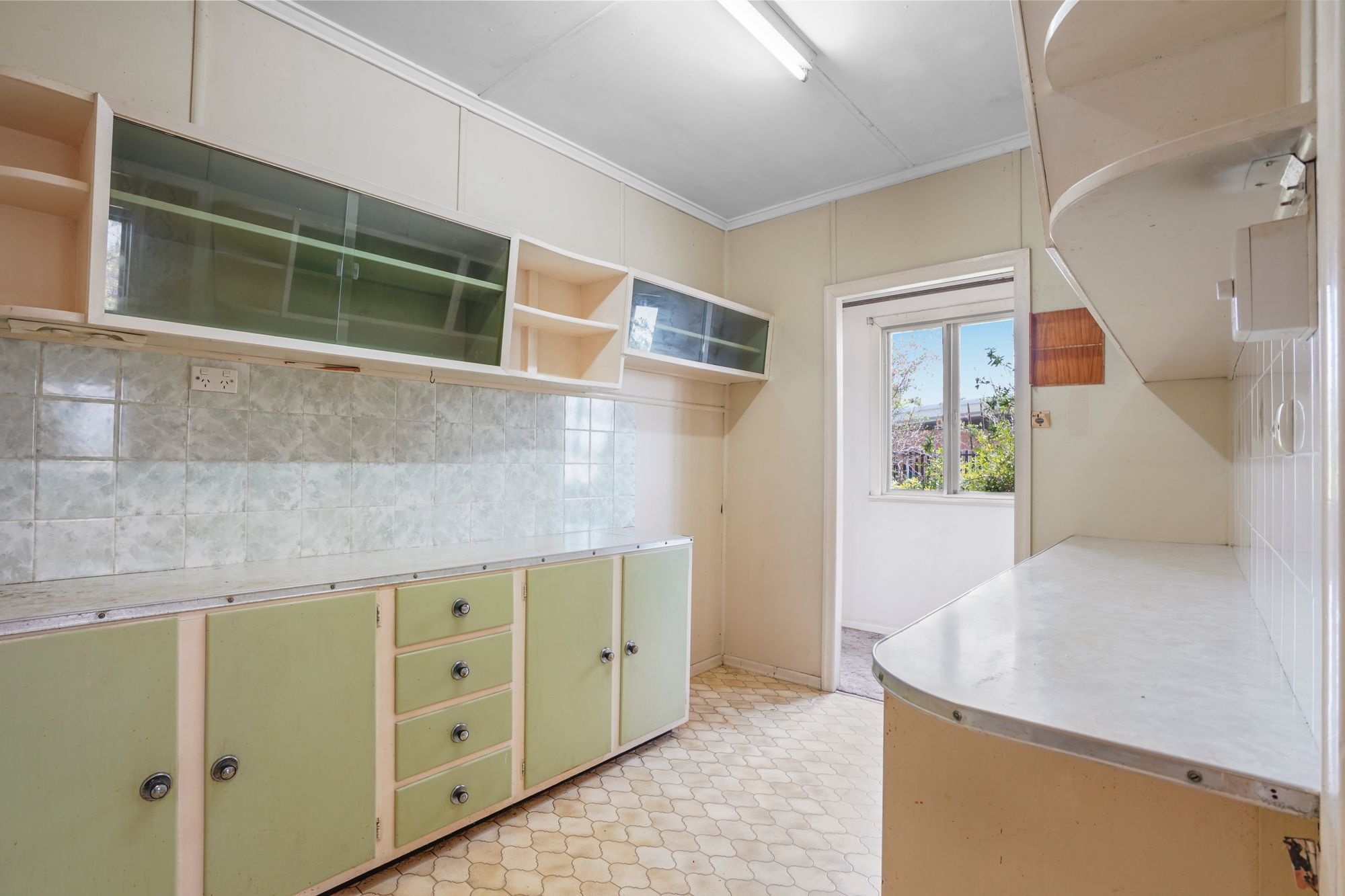 12 Hillcroft Street — photo 4 of 21