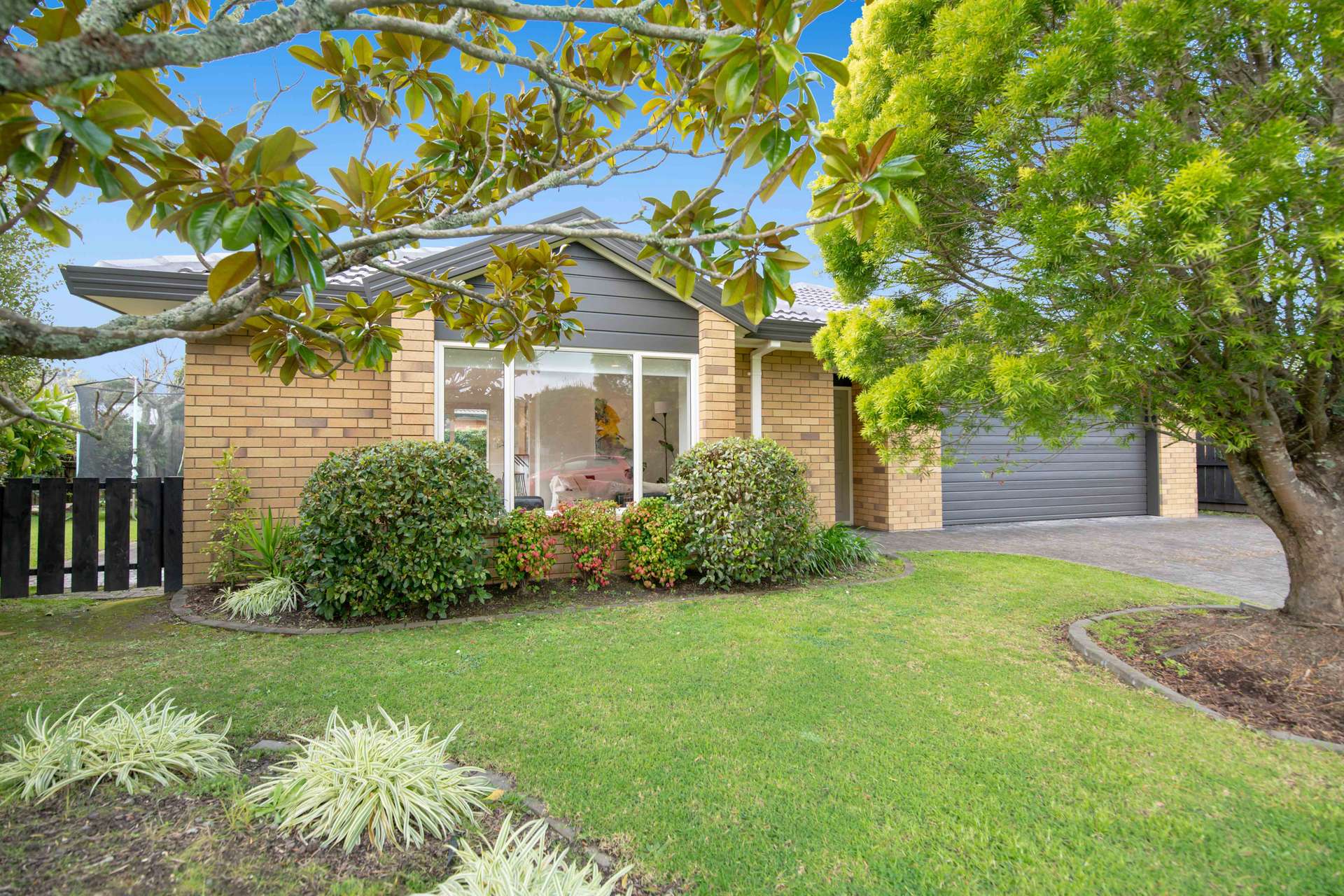 27 Motutapu Avenue photo 1