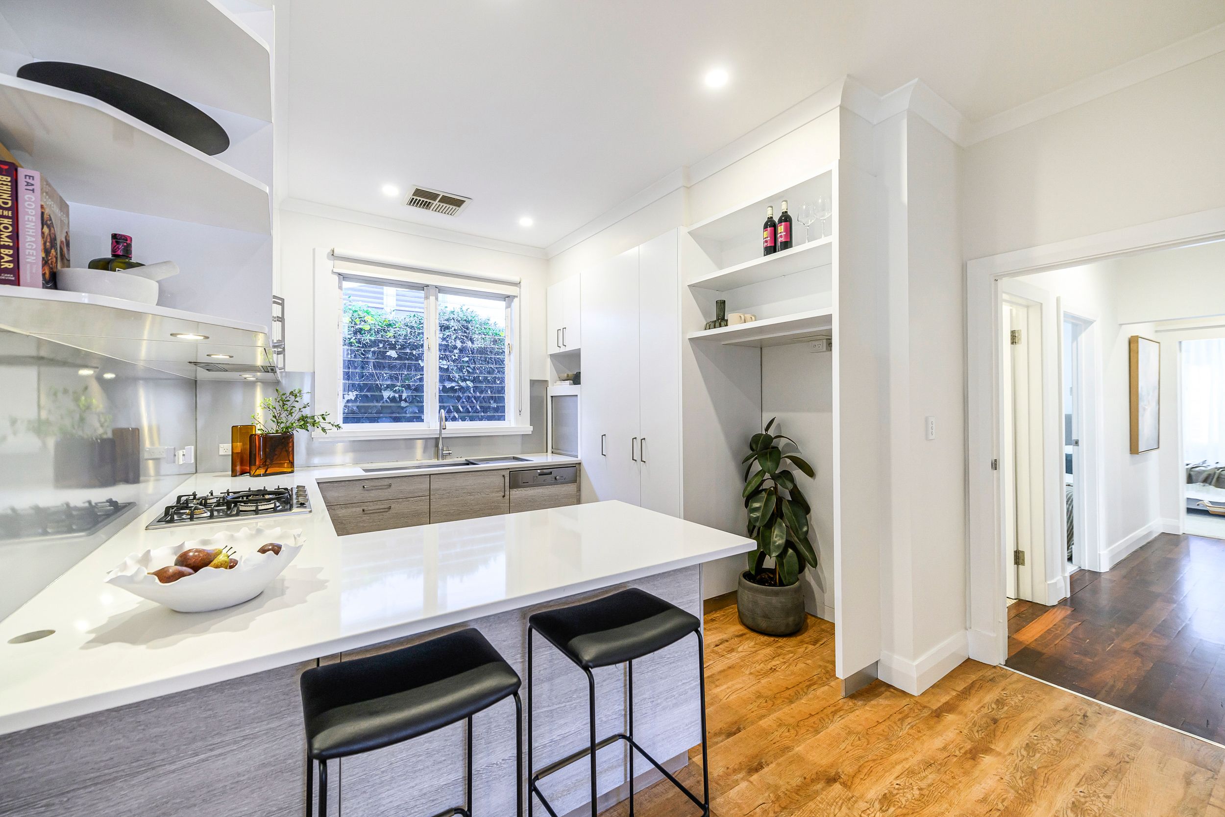 8 Saunders Street — photo 10 of 30