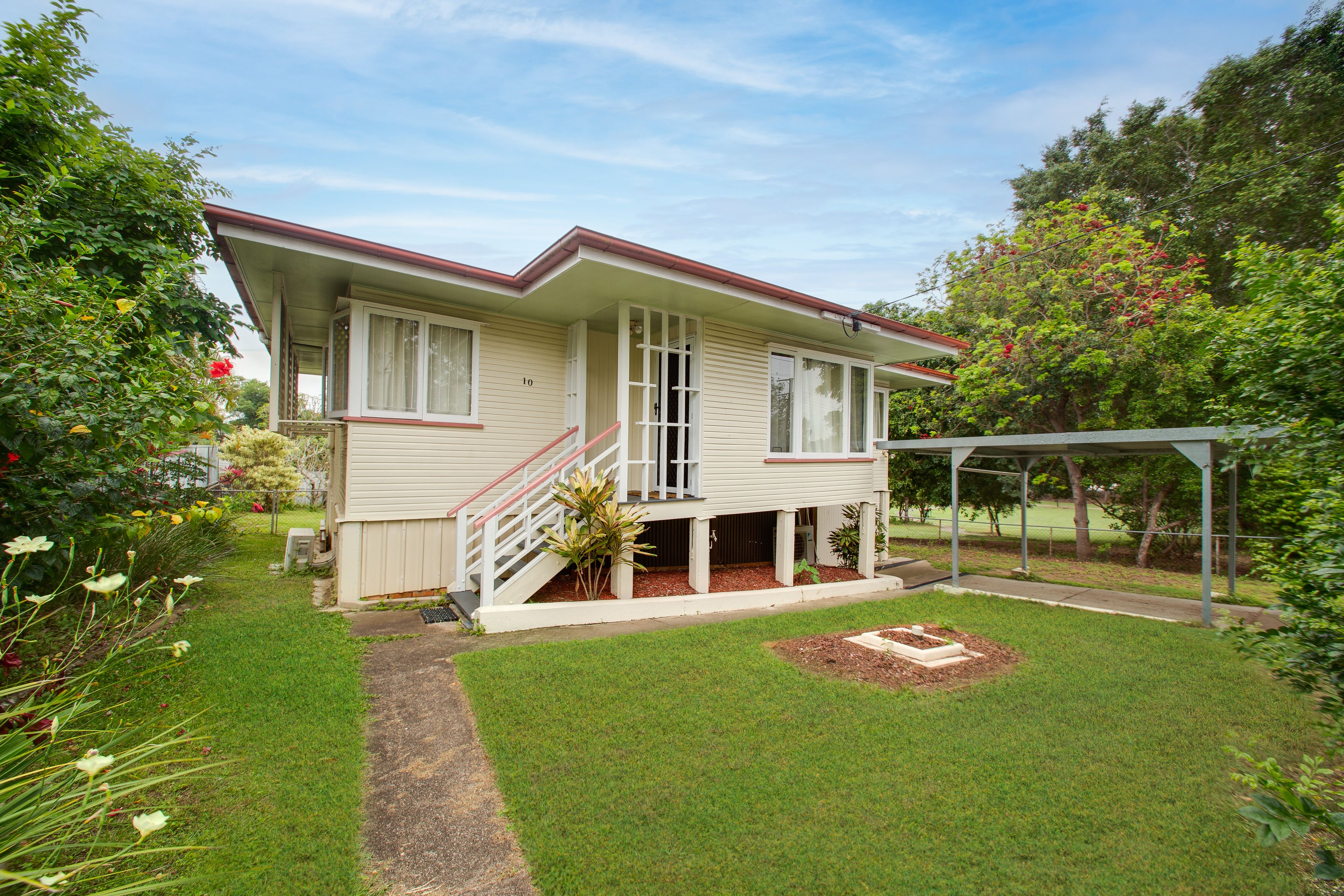 10 Gledson Street, North Booval QLD 4304
