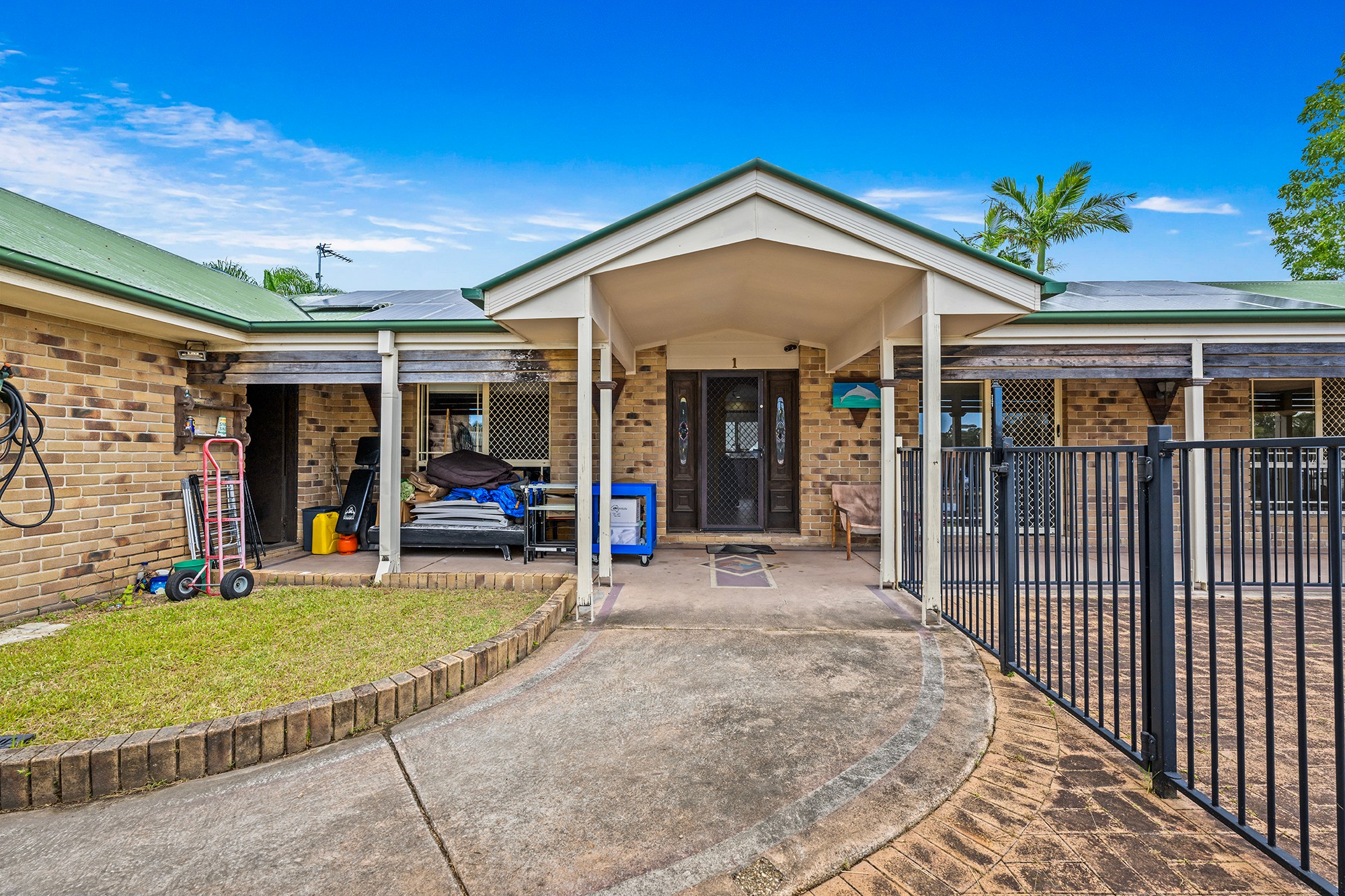 1 STANTON Court, Parkwood, QLD 4214