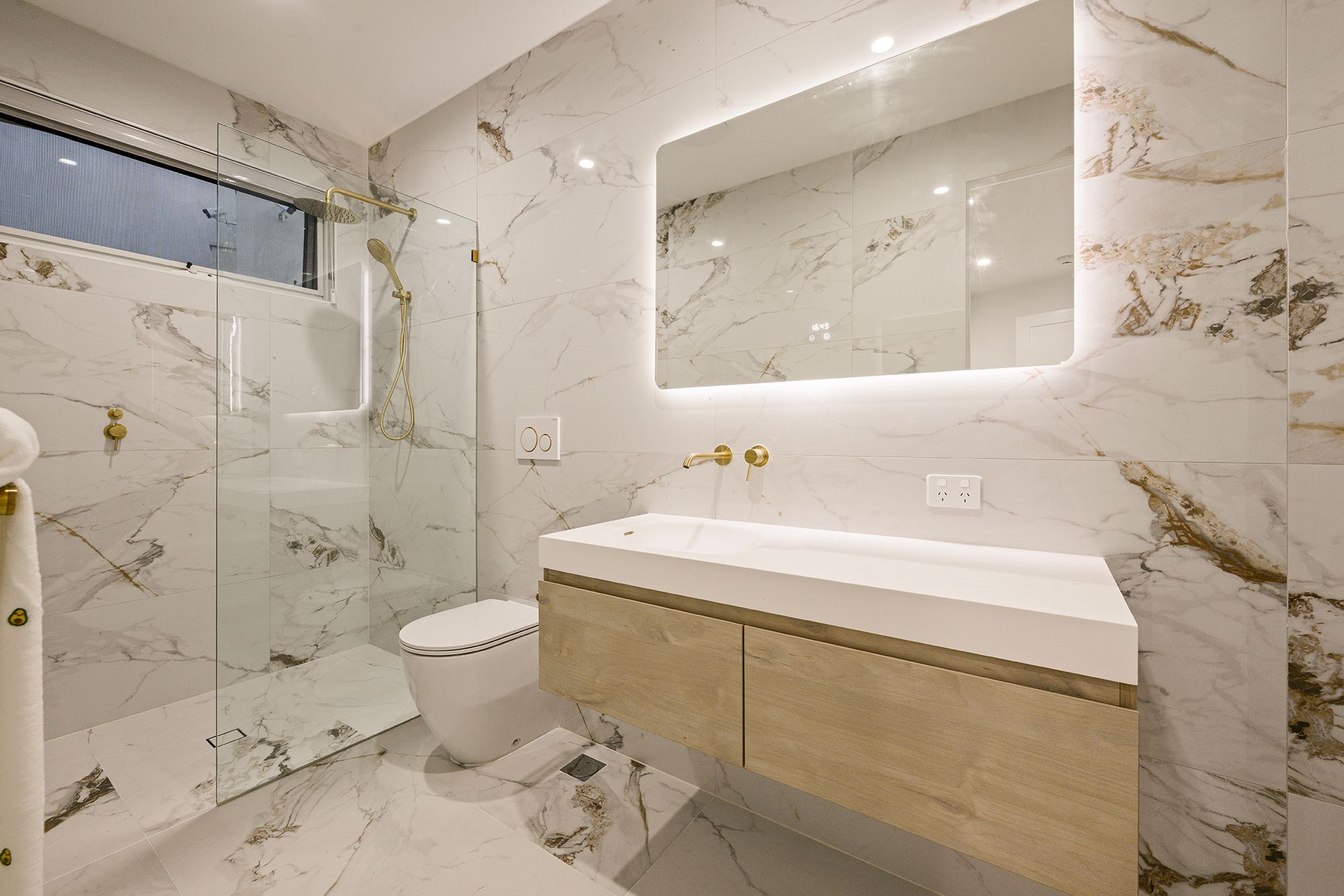 5030 Harbourview Drive — photo 17 of 30