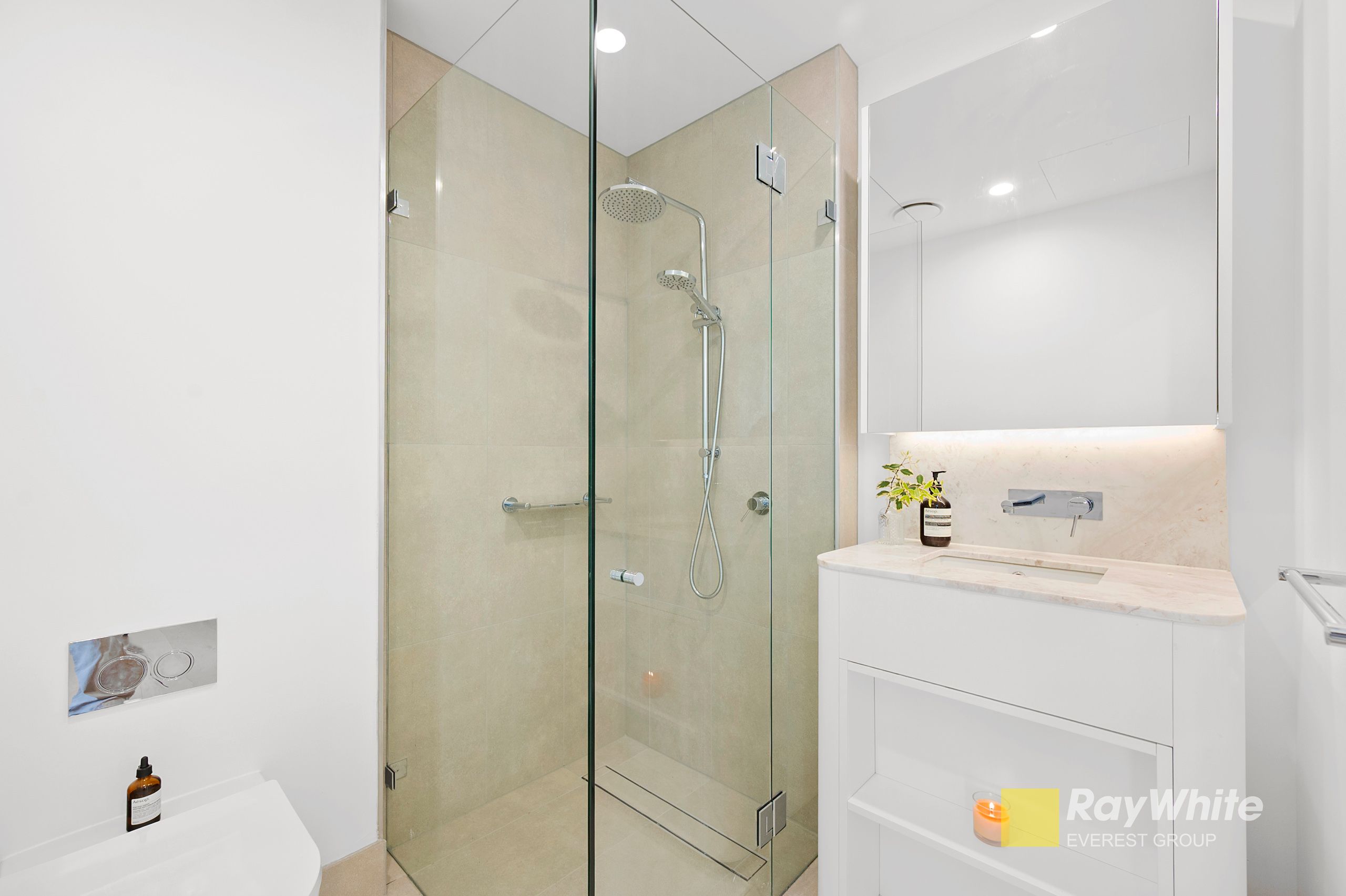3084/6 Amytis Street — photo 9 of 24
