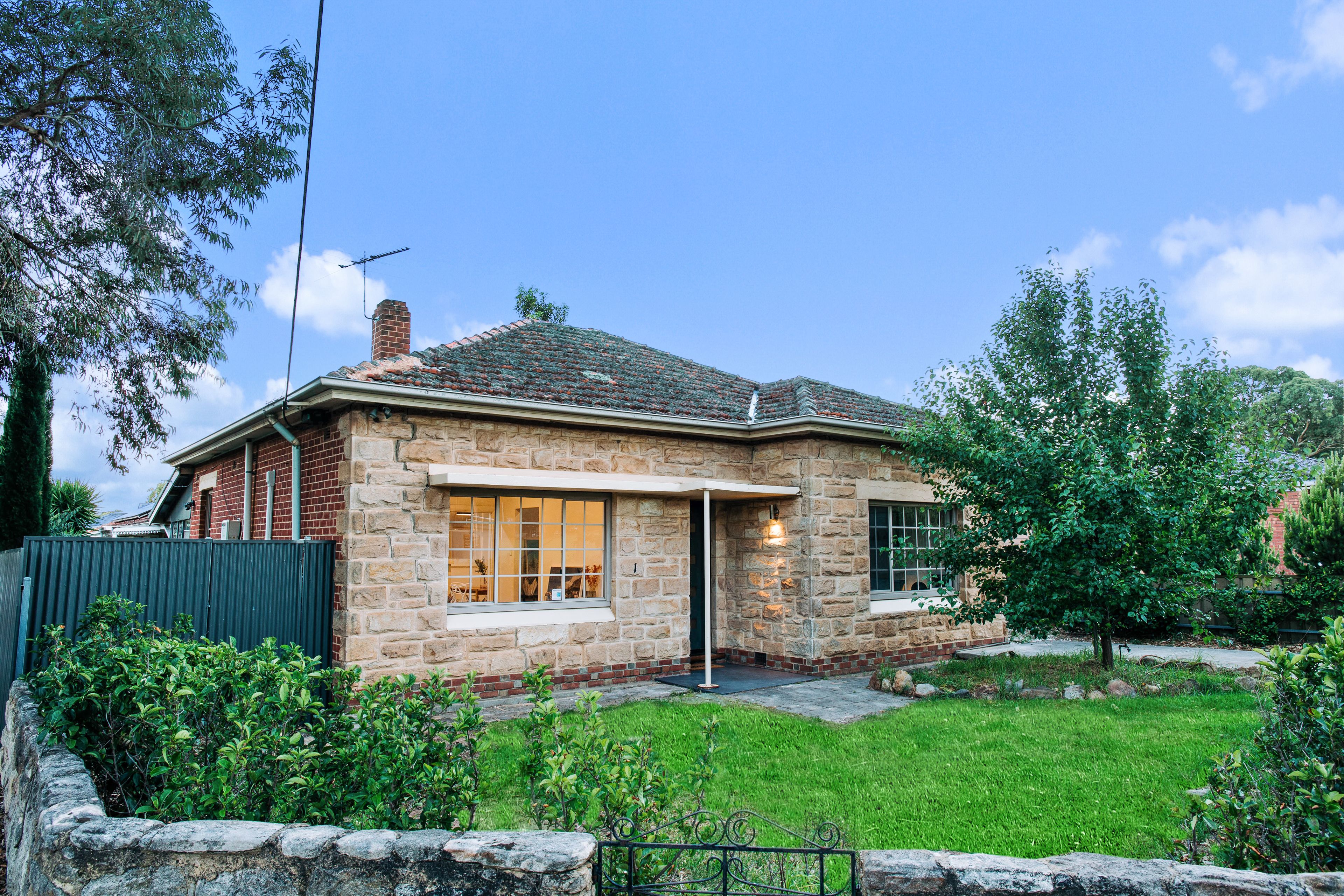 1 Flora Terrace, Magill SA 5072