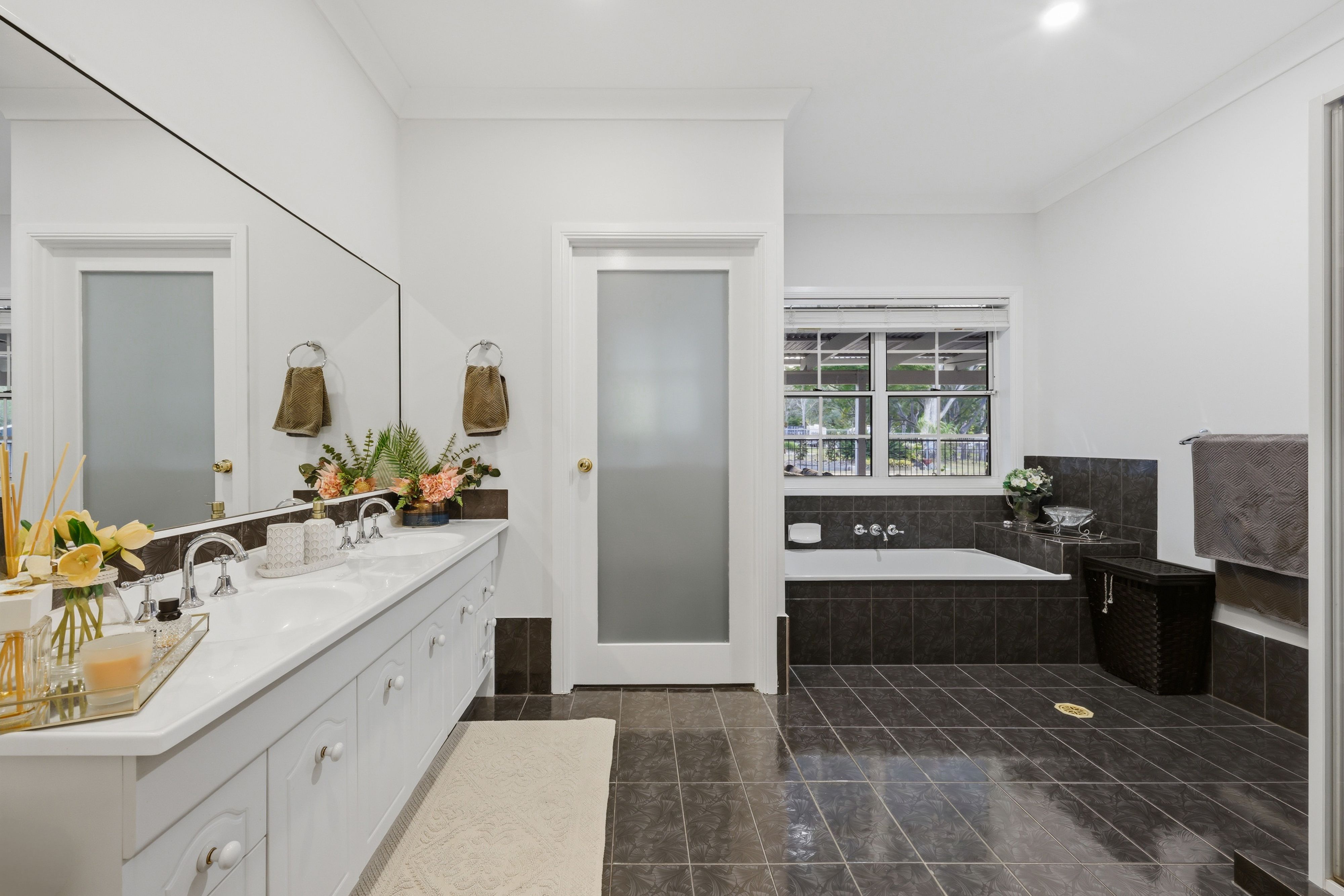 82 Peachey Road — photo 16 of 30