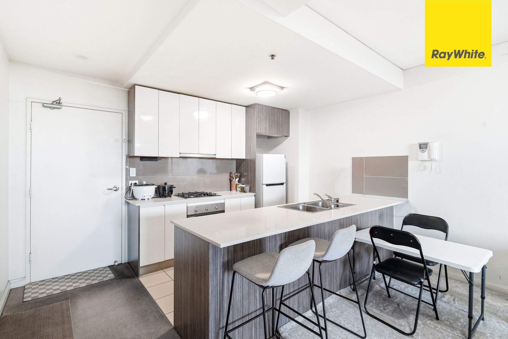 806/6-10 Charles Street — photo 7 of 17