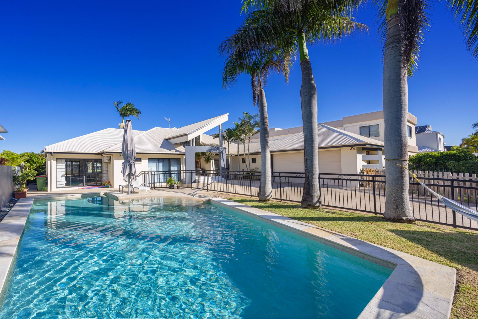 4 Mooloolah Island, Minyama, QLD 4575