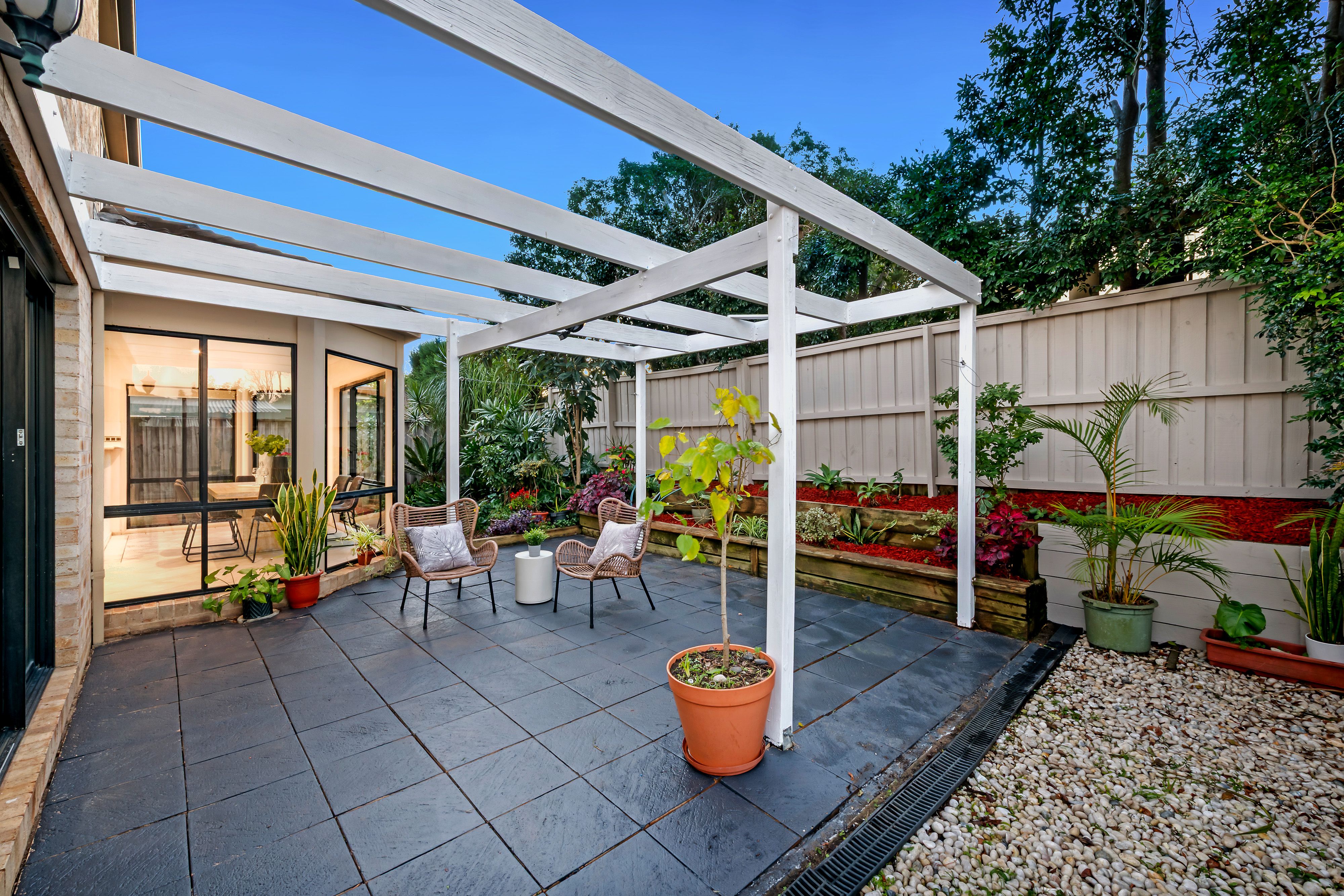 80 Rosebery Road — photo 13 of 16