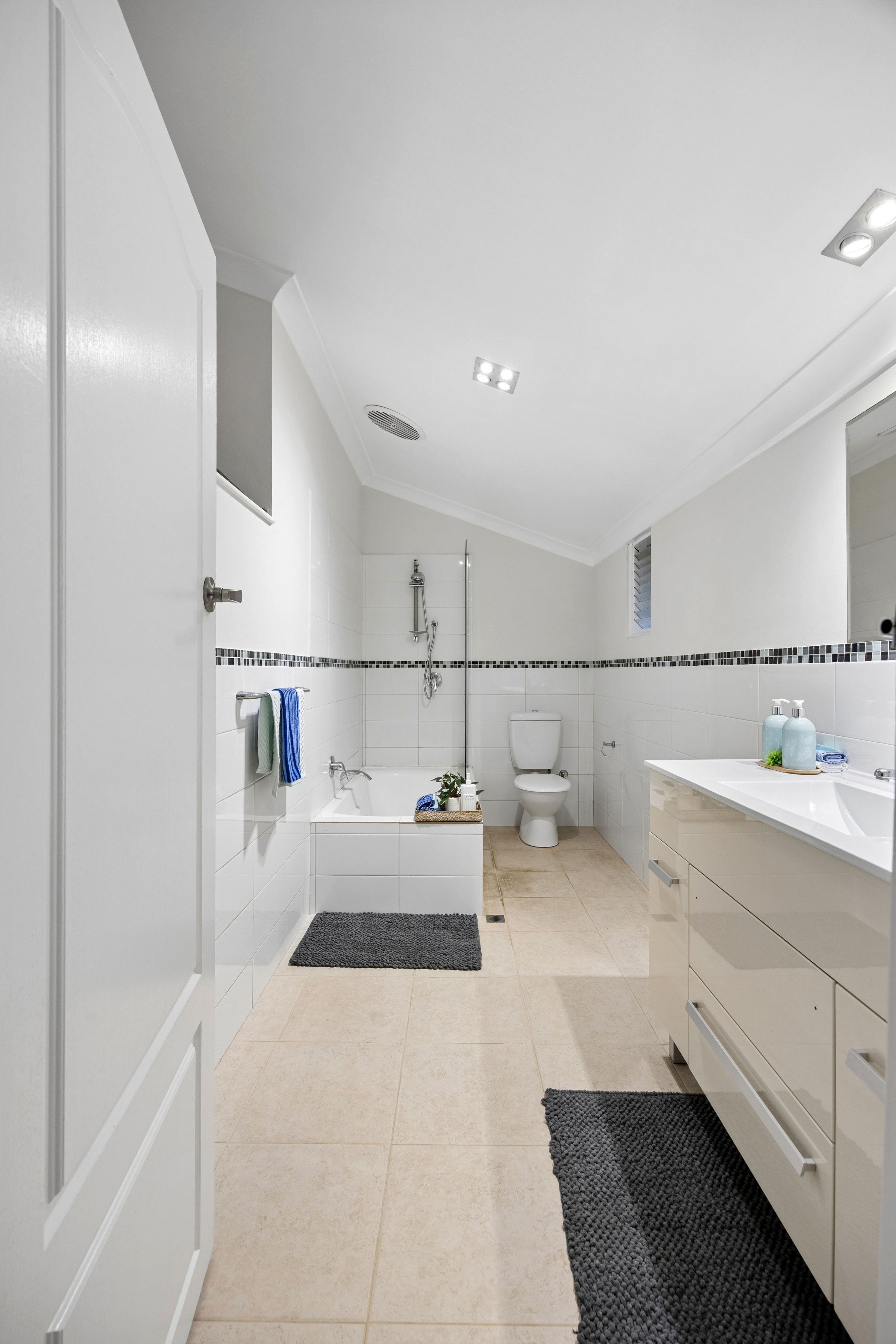 207 Rosebery Street — photo 12 of 24