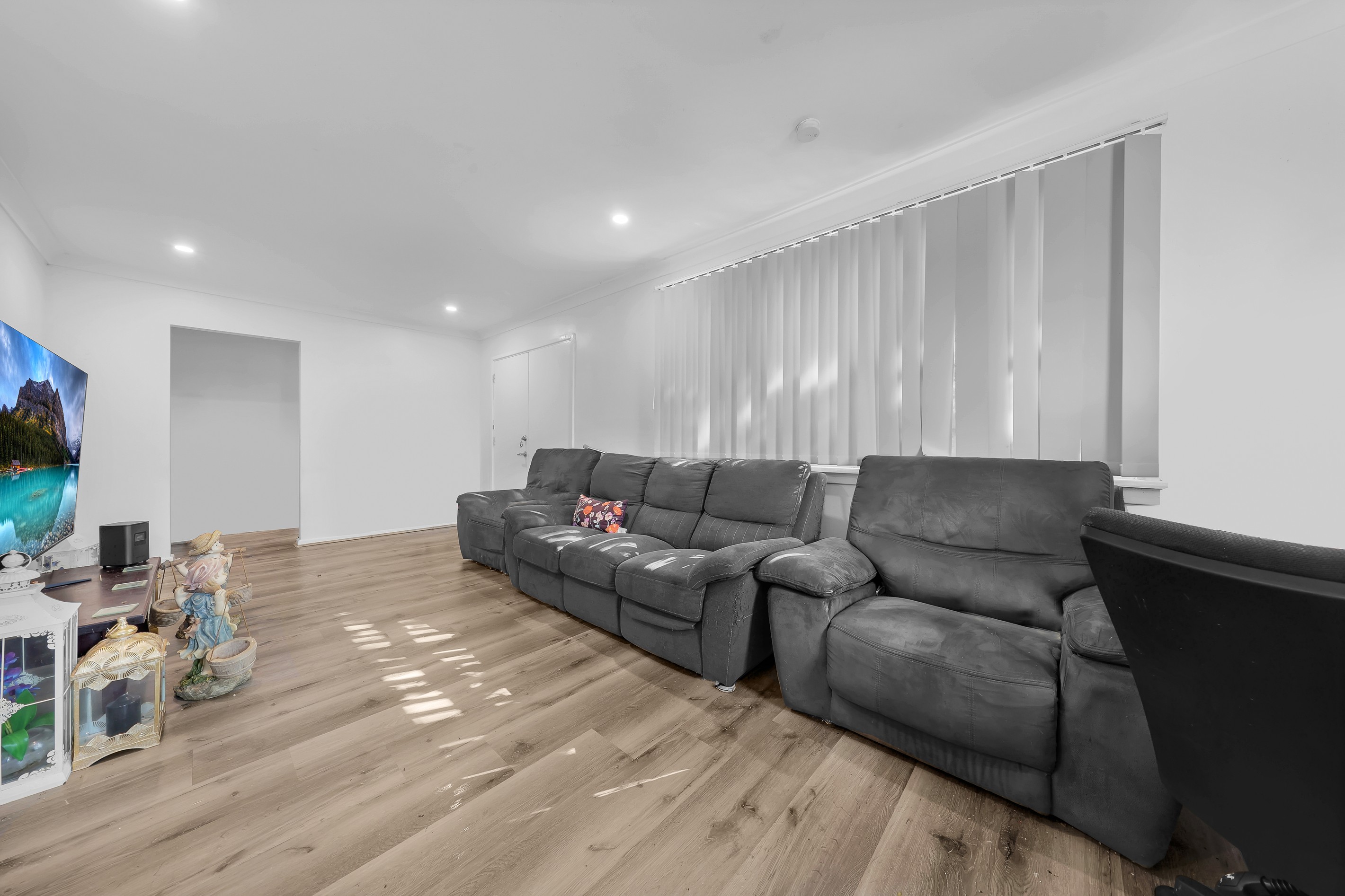 9 Mariana Crescent, Lethbridge Park, NSW 2770