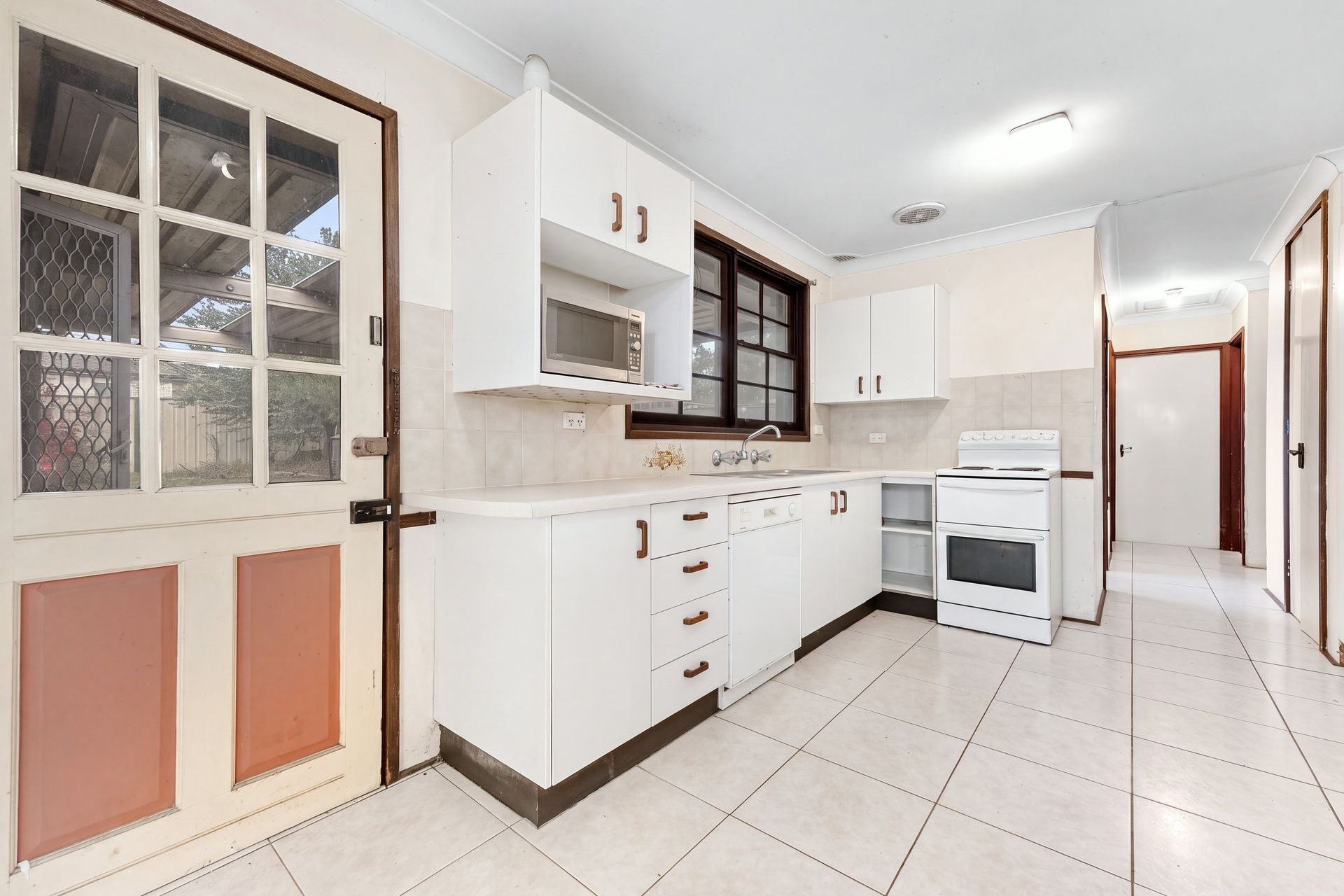 20 Huddleston Street — photo 4 of 18