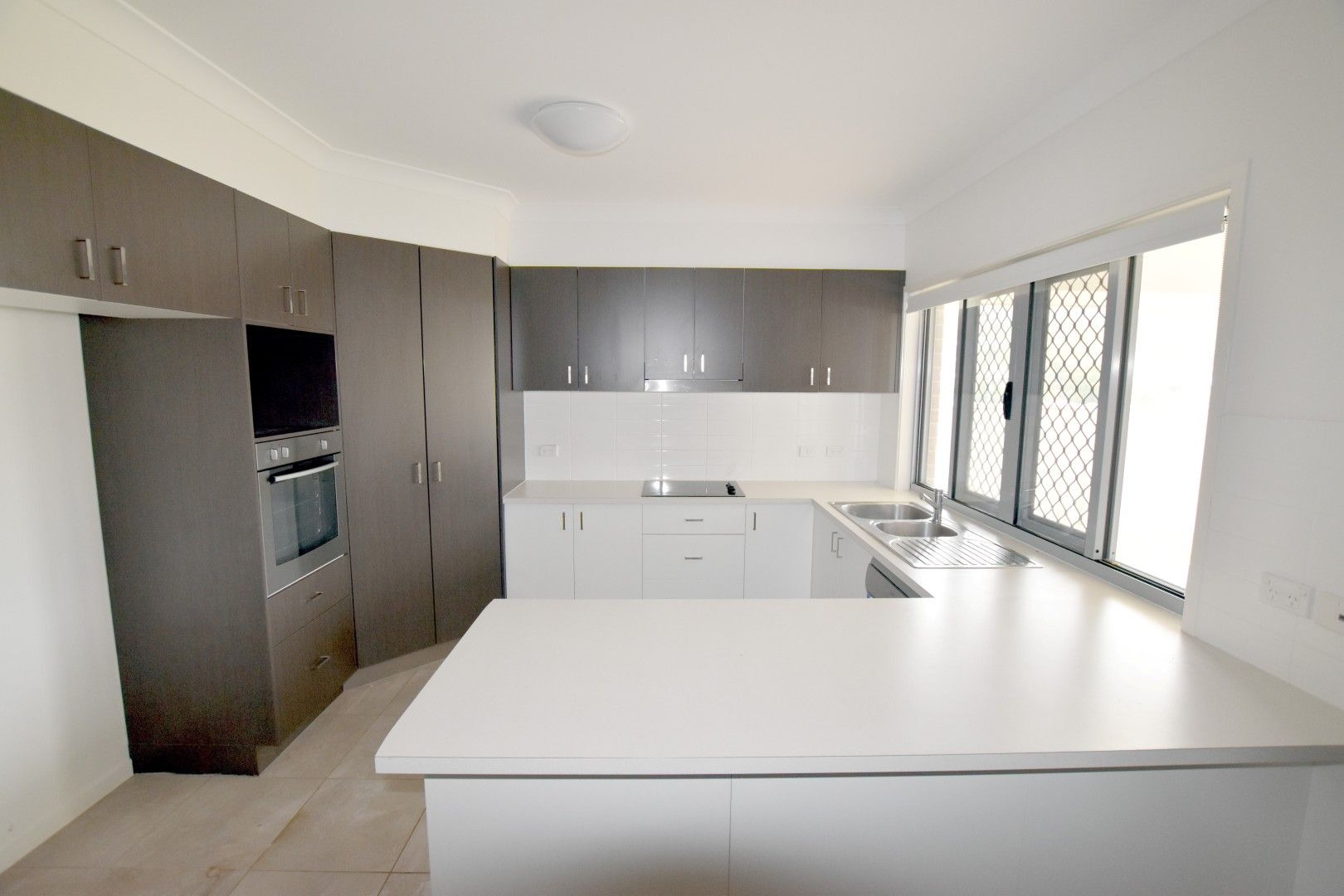10 Barramundi Street, Toolooa, QLD 4680