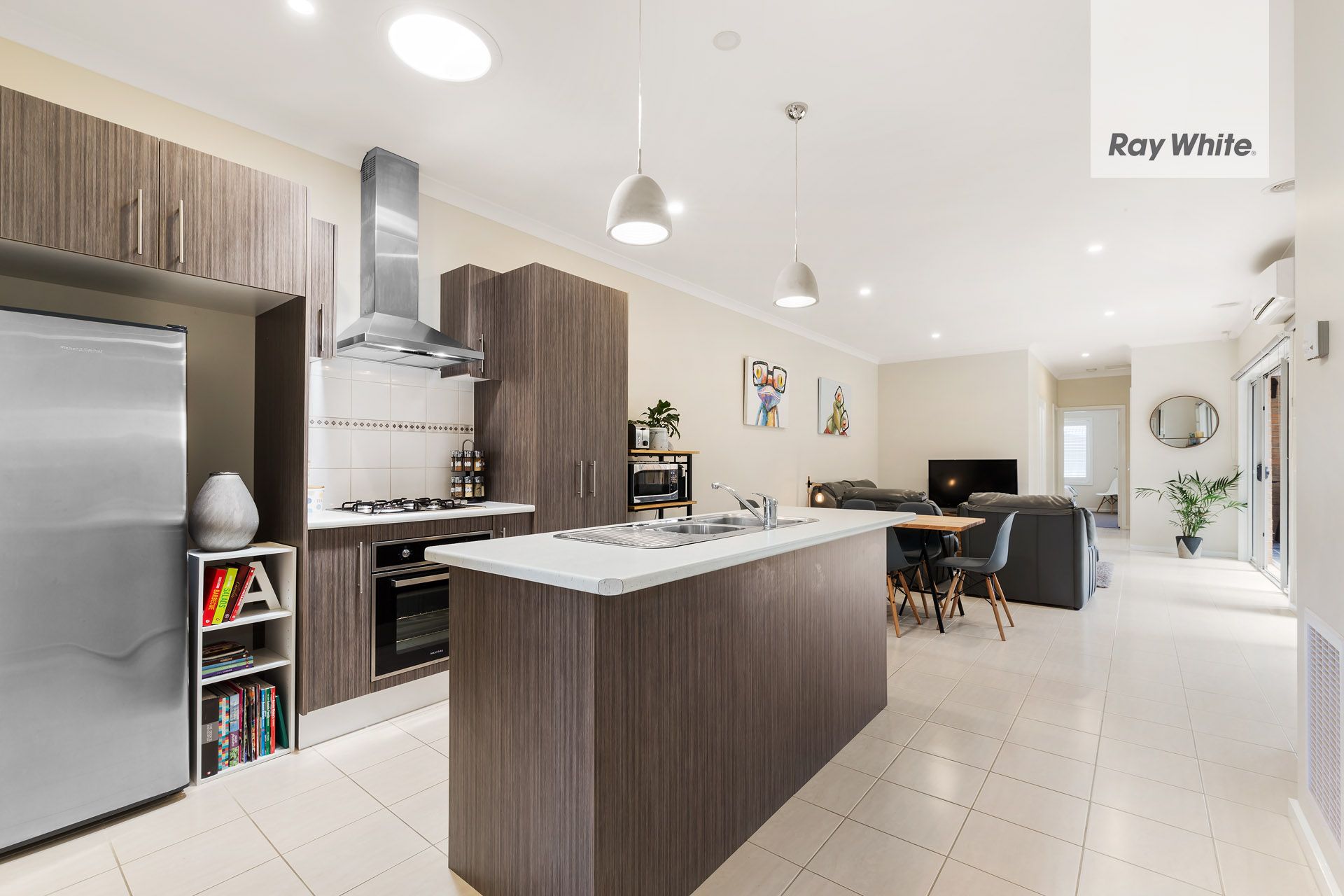 10 Freshwater Way, South Morang, VIC 3752