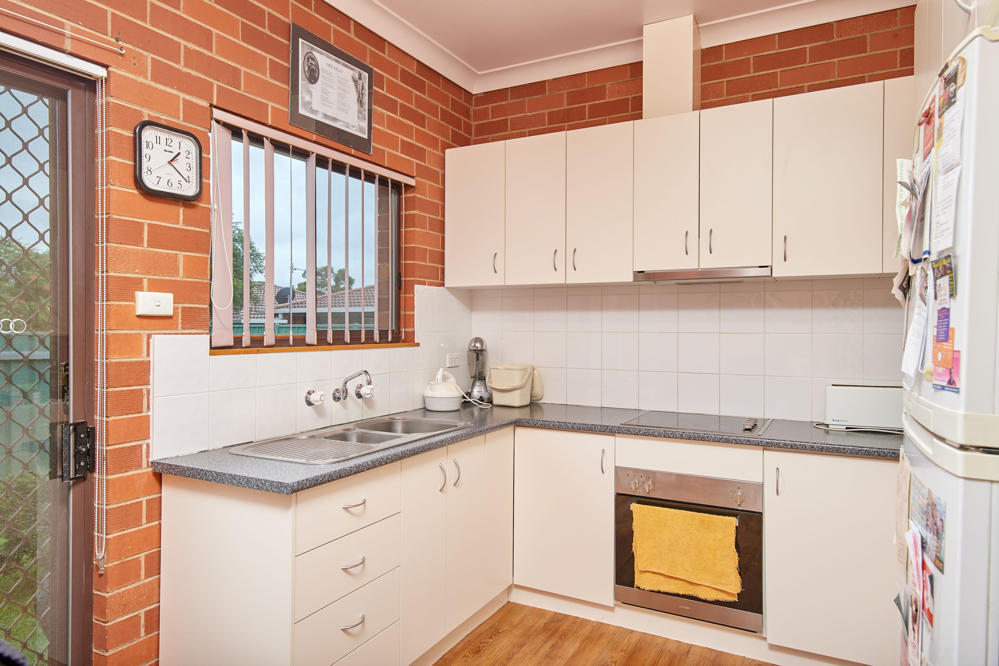 1/6 Borneo Place, Ashmont, NSW 2650