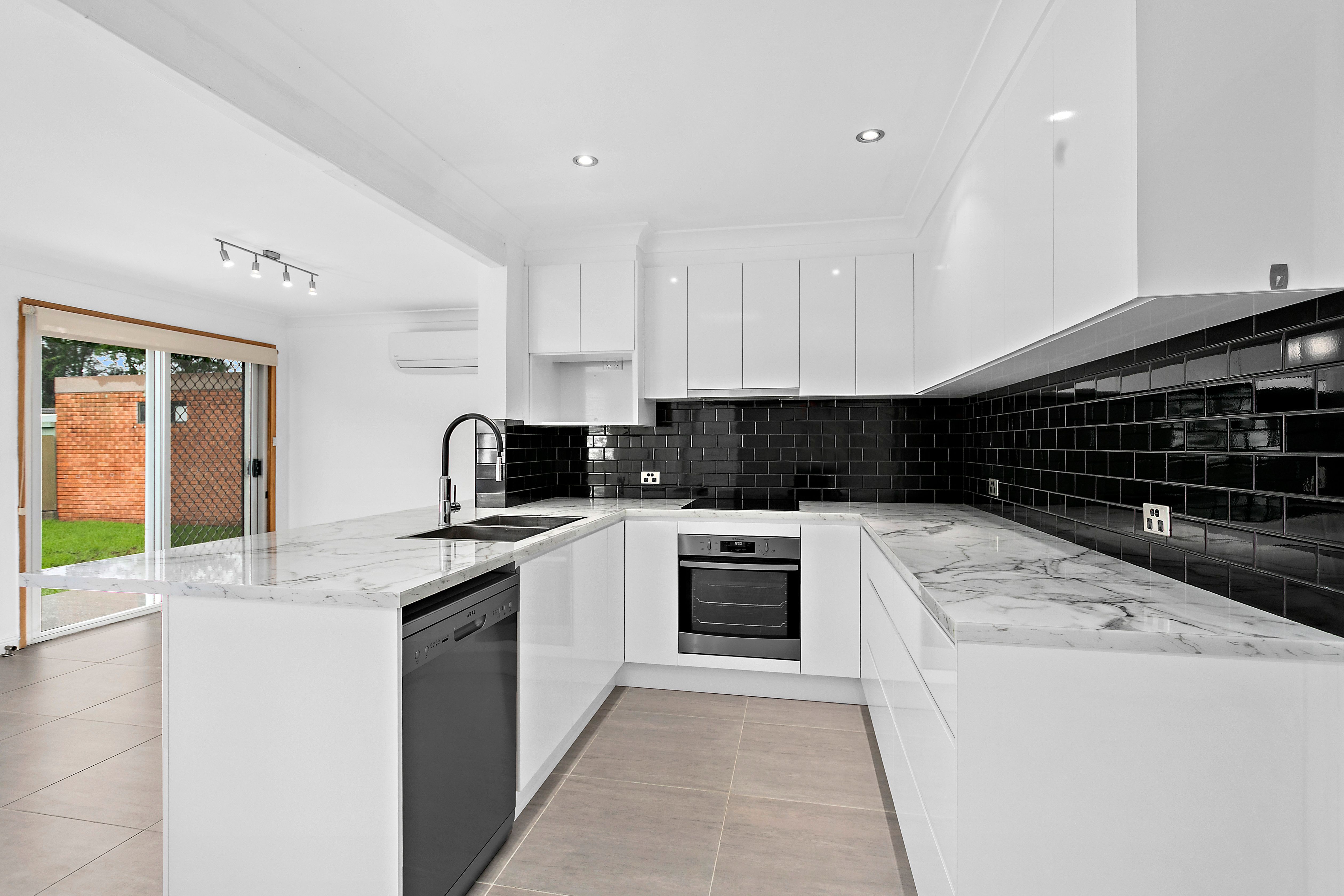 67 Devonshire Crescent, Oak Flats, NSW 2529