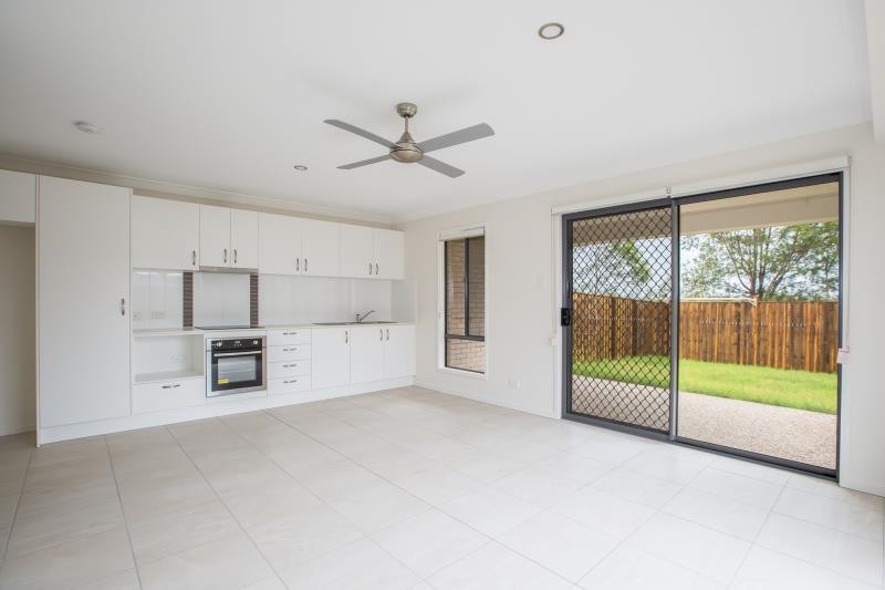 2/23 Burnley Road, Park Ridge, QLD 4125