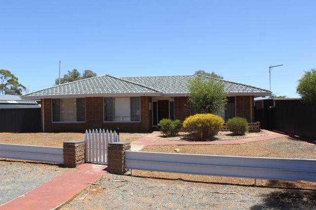 4 Quandong Road, Kambalda West WA 6442