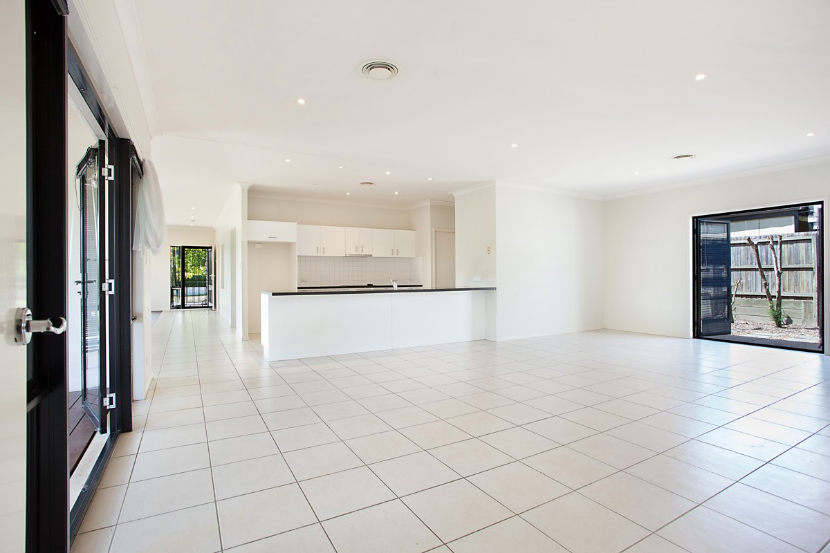 33 Dotterel Crescent, North Lakes, QLD 4509