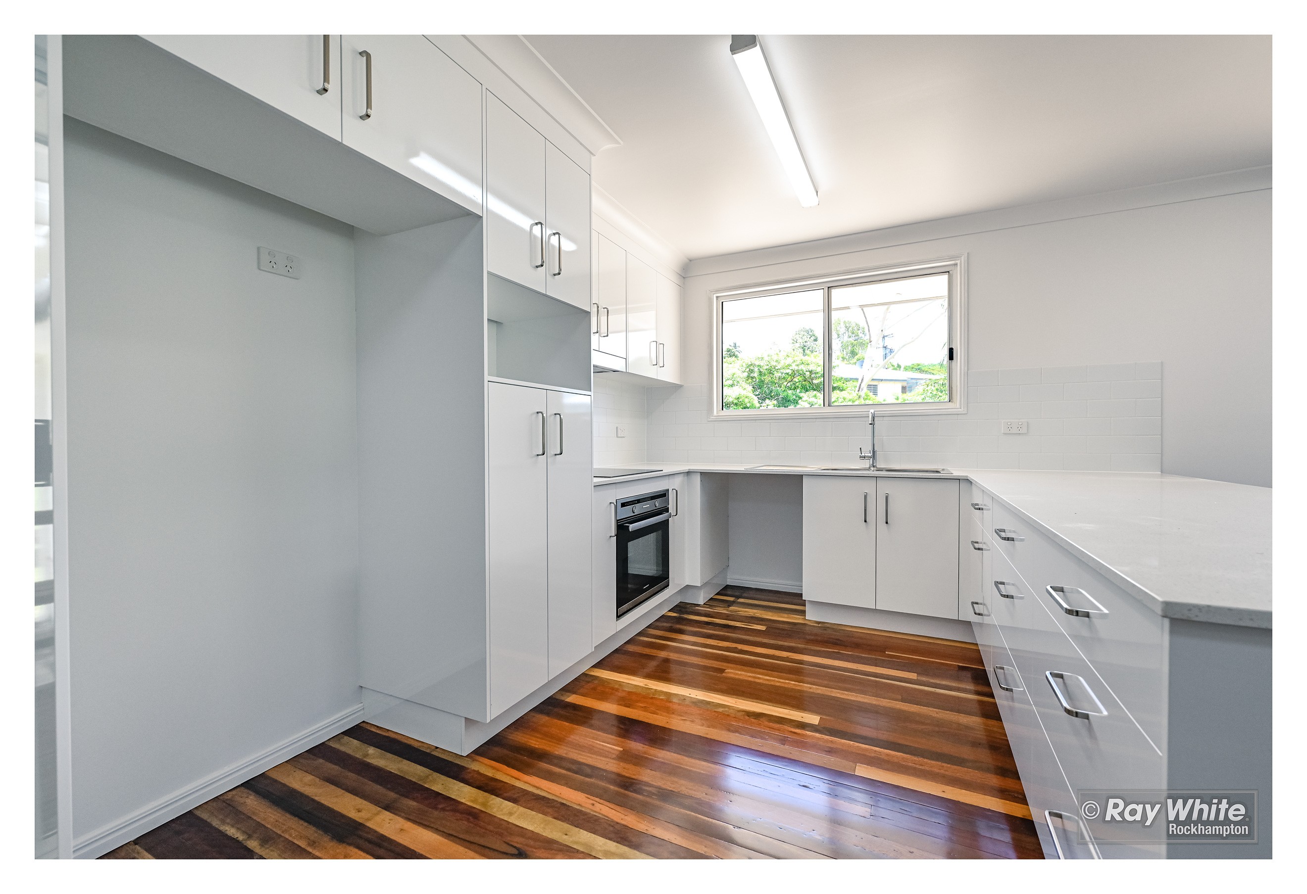 4 Mary Street, The Range, QLD 4700