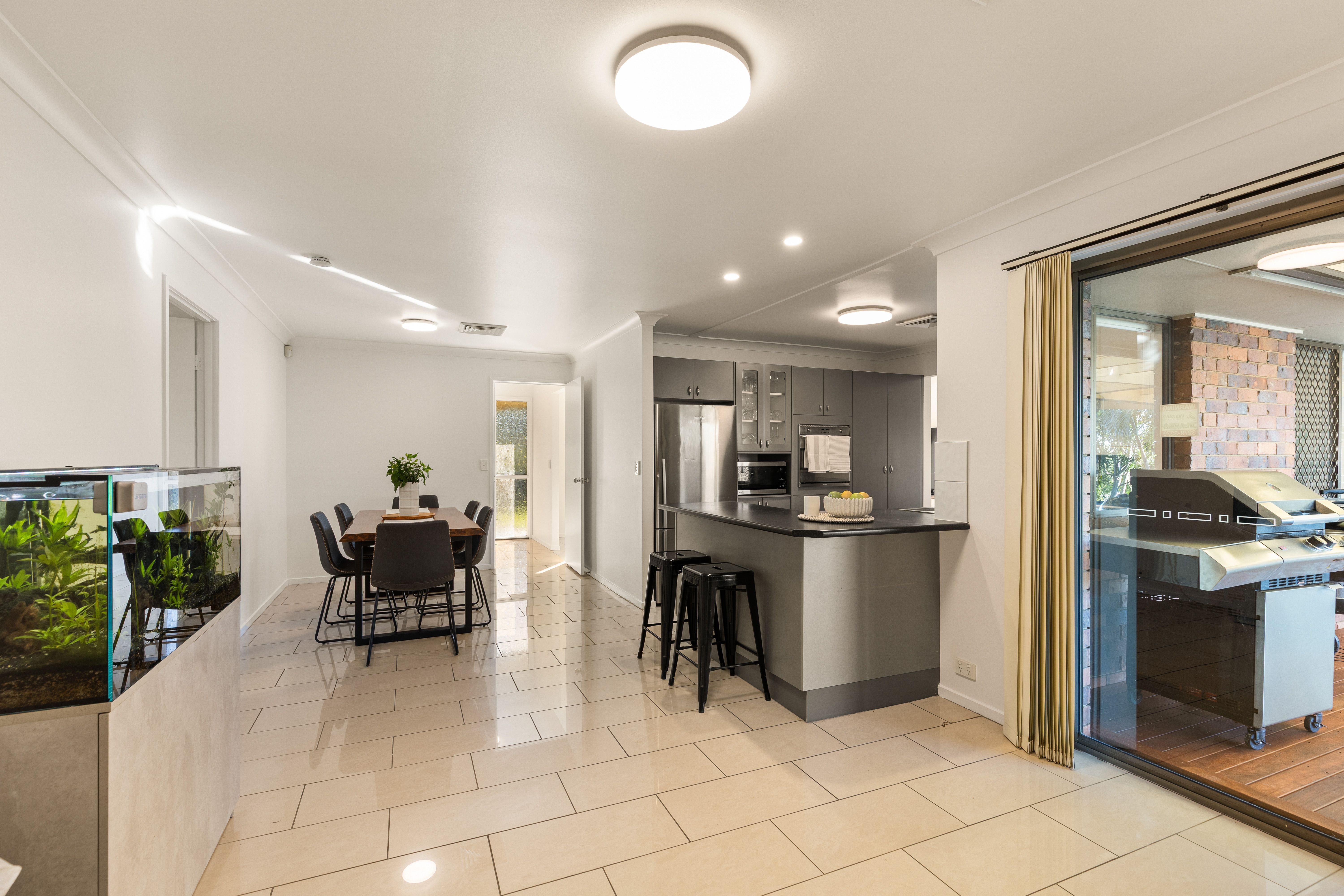 28 Ballinderry Street — photo 4 of 16