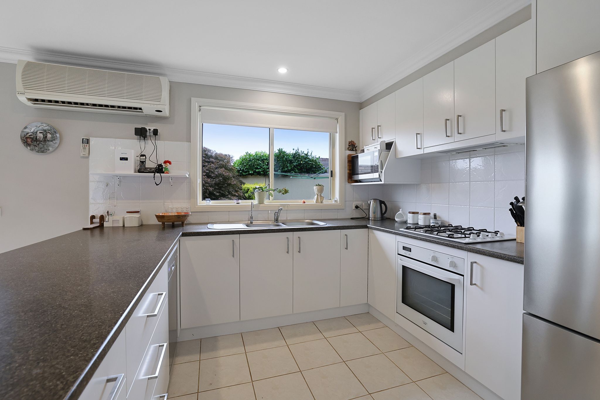 4 Floris Avenue, Drouin, VIC 3818