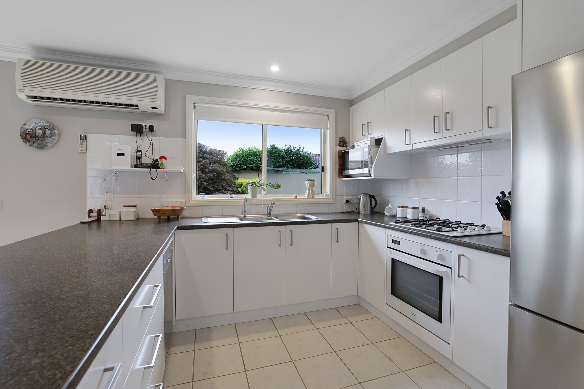 4 Floris Avenue, Drouin, VIC 3818