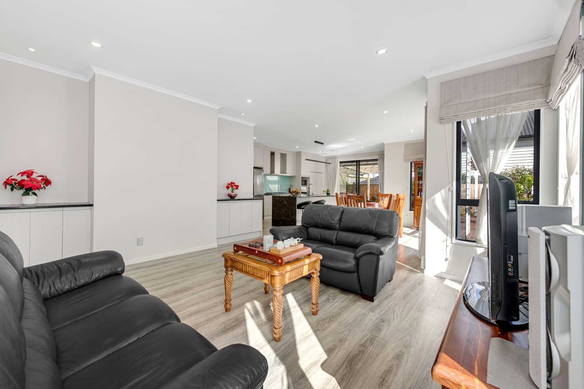 38 Terrasini Drive photo 2