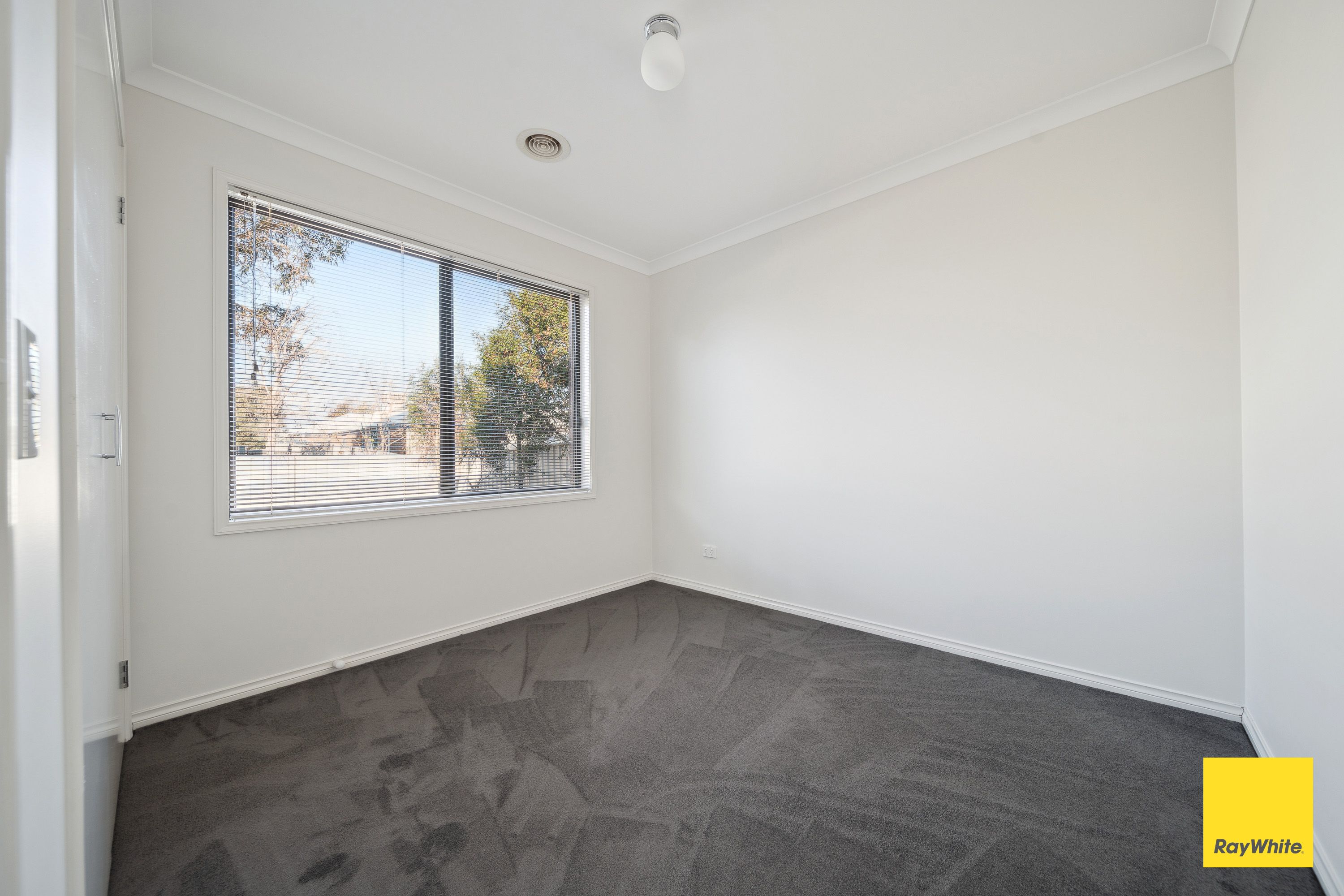 3 Acacia Park Drive — photo 11 of 17
