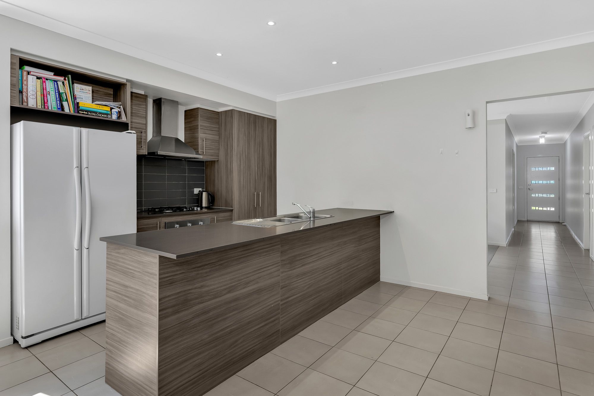 30 Lancewood Road, MANOR LAKES, VIC 3024
