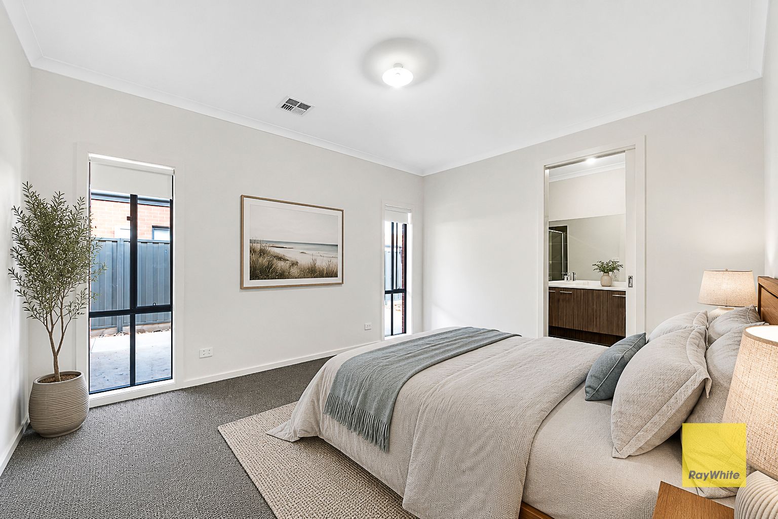 24 Saltaire Drive — photo 4 of 29