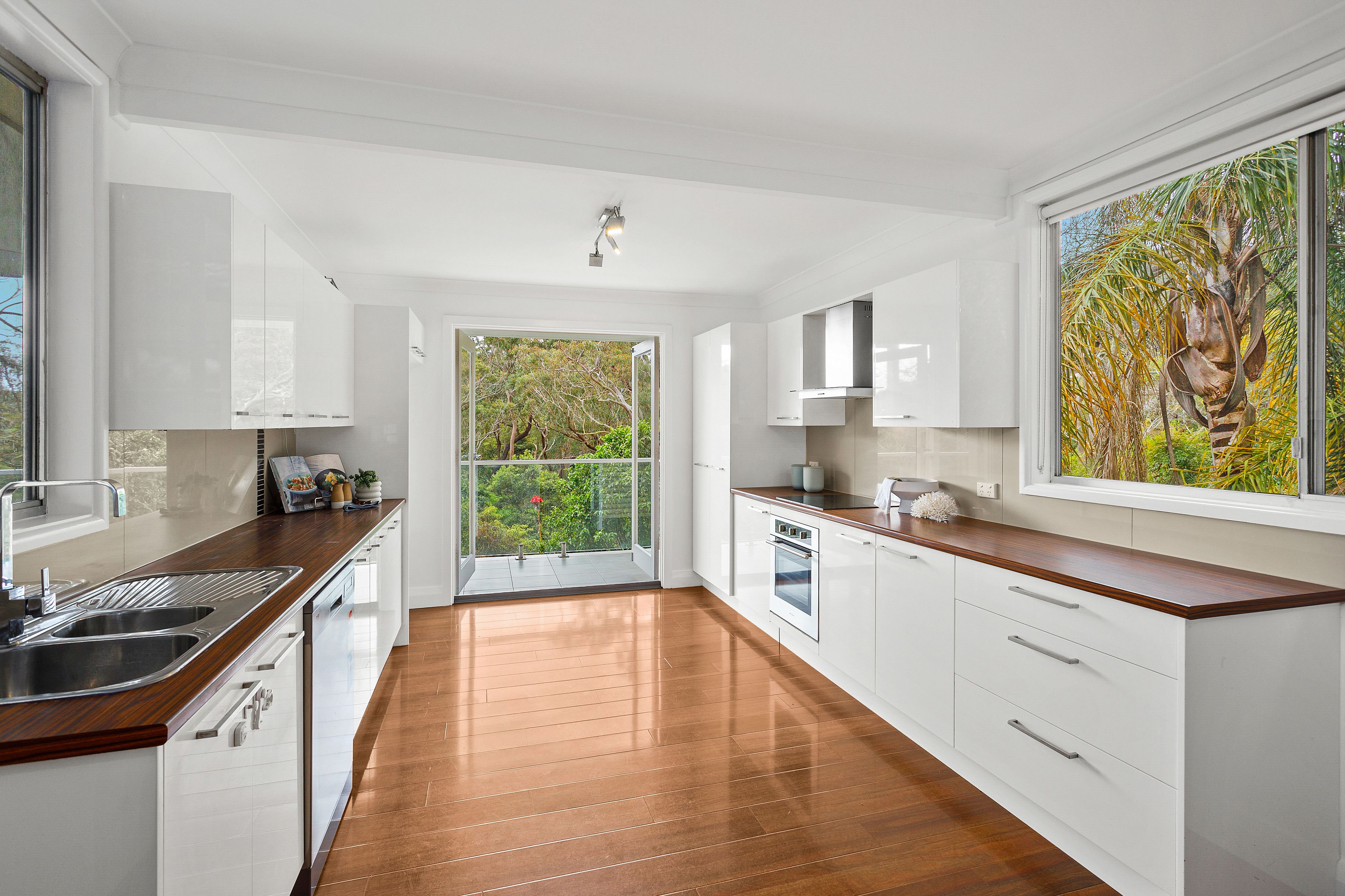 12 Hollings Crescent, Heathcote NSW 2233