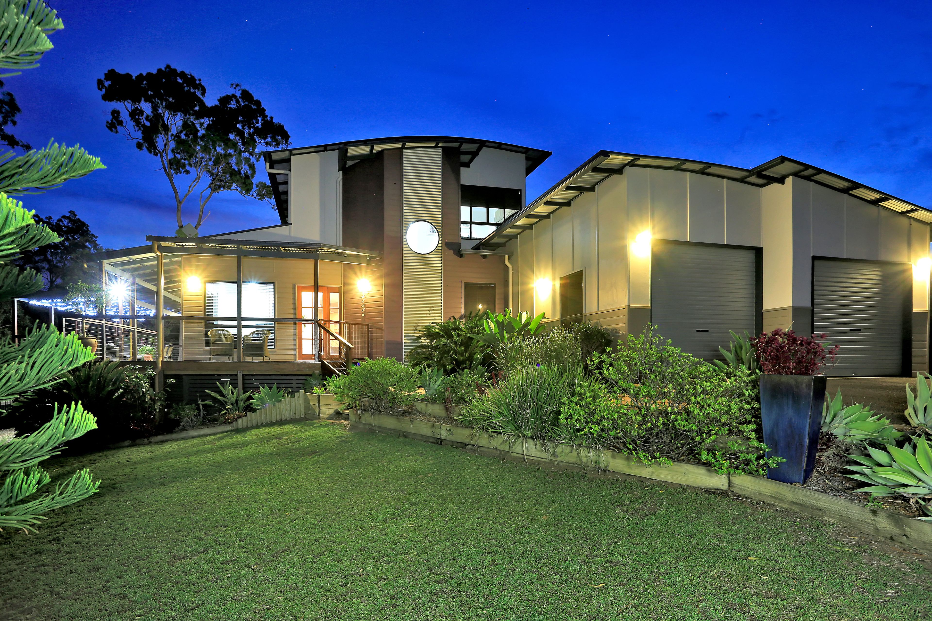 16 Narooma Drive, Branyan, QLD 4670