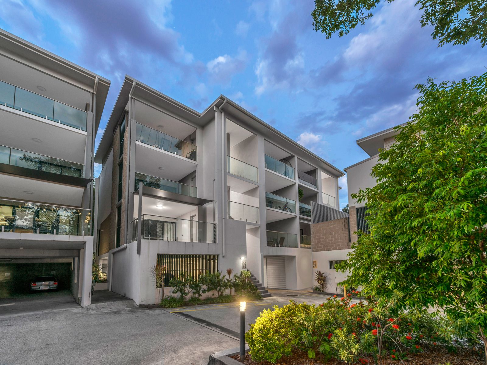 21 Fenton Street, Fairfield QLD 4103