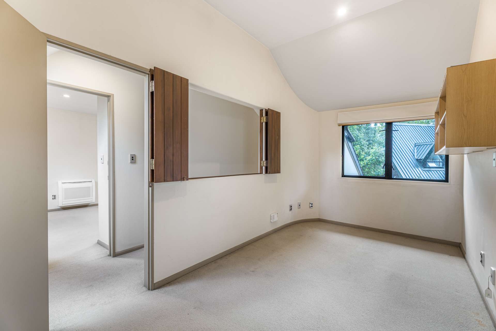 16b Abbotts Way photo 11