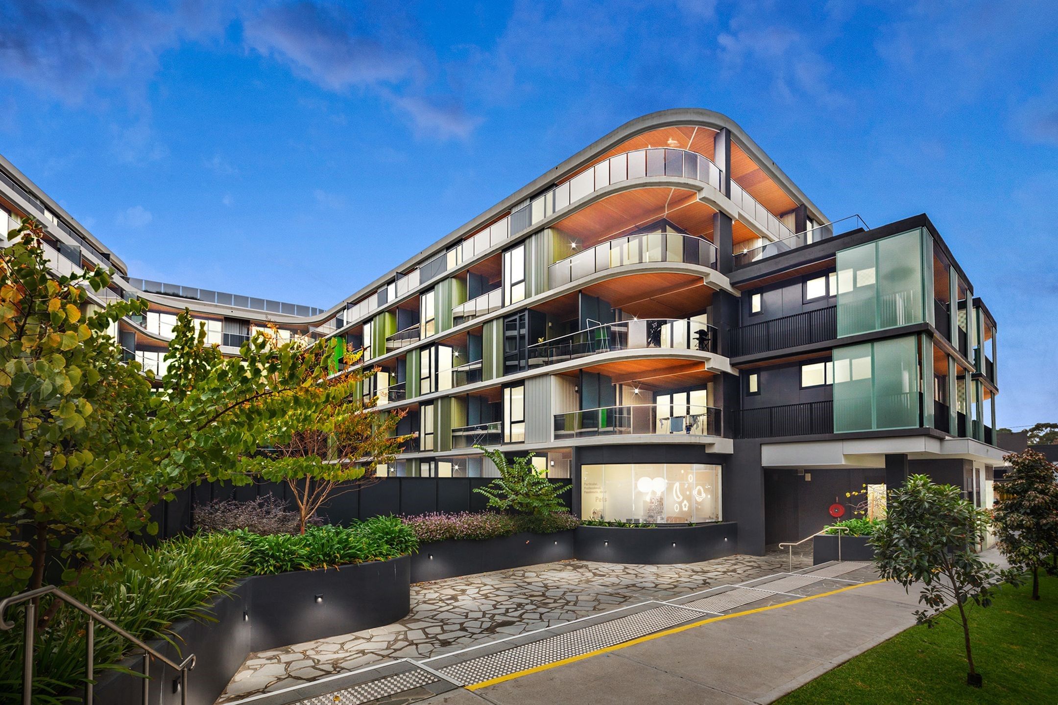 324B/200 Burwood Road — photo from Ray White Hawthorn