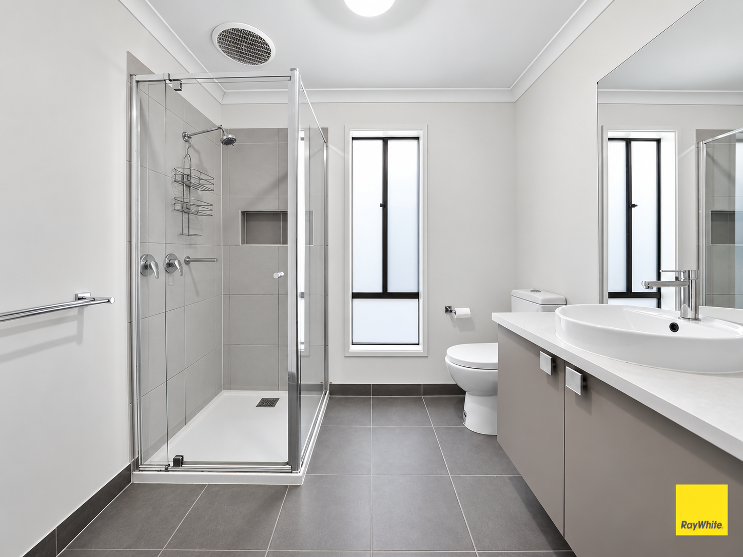 32 Bruny Drive — photo 11 of 22