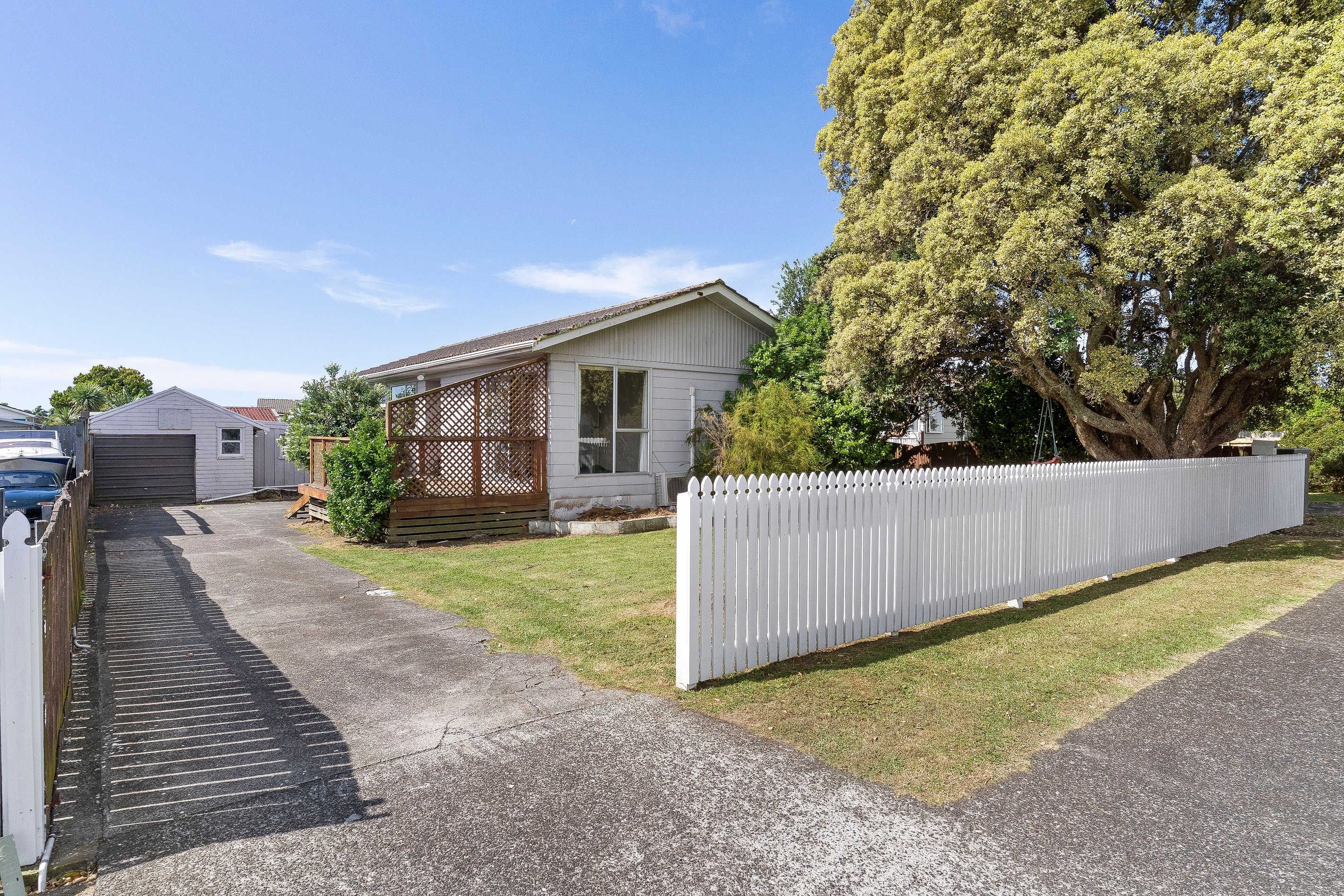 15 Gibbons Road, Weymouth, Manukau City