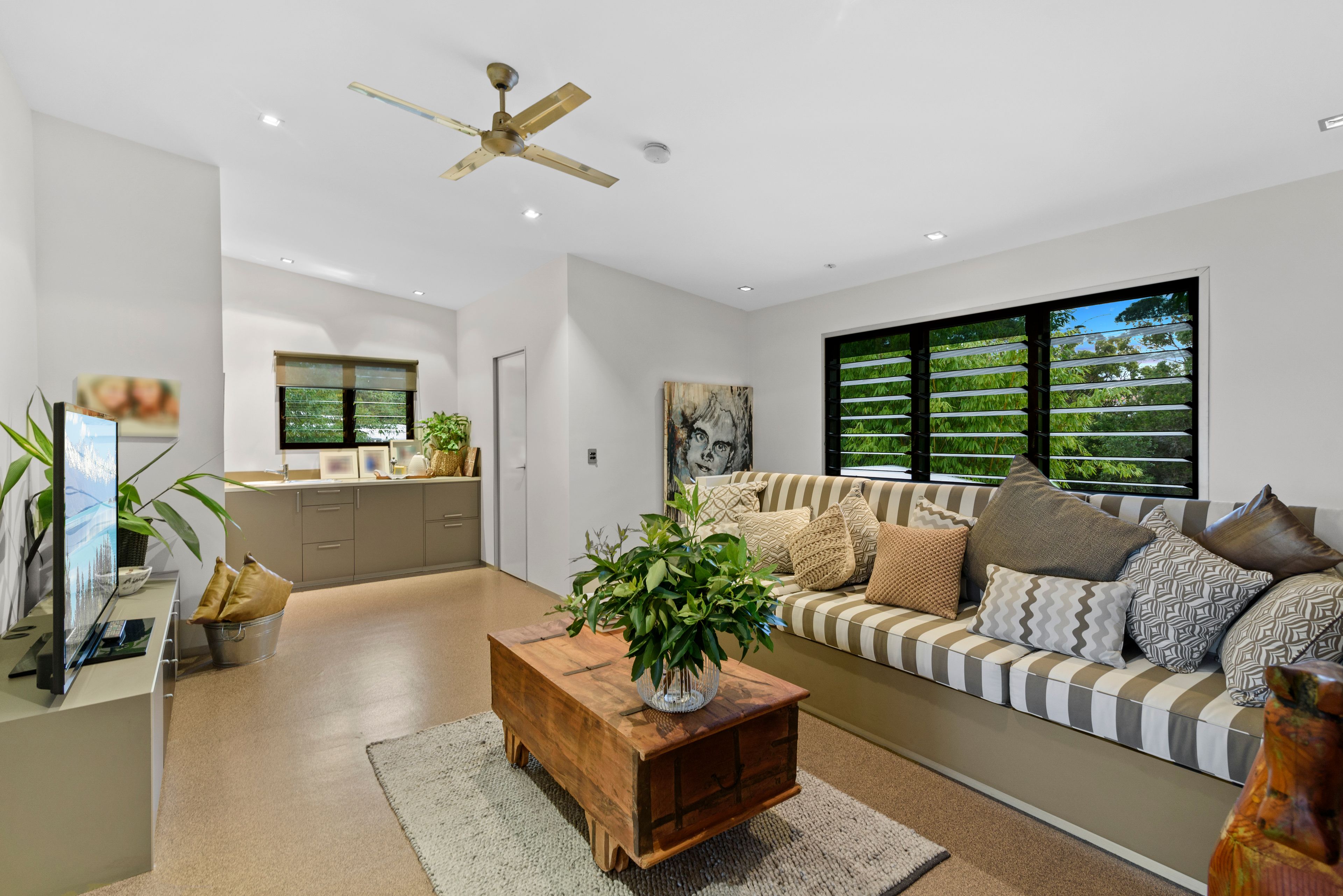 336 Wongawallan Drive — photo 9 of 30