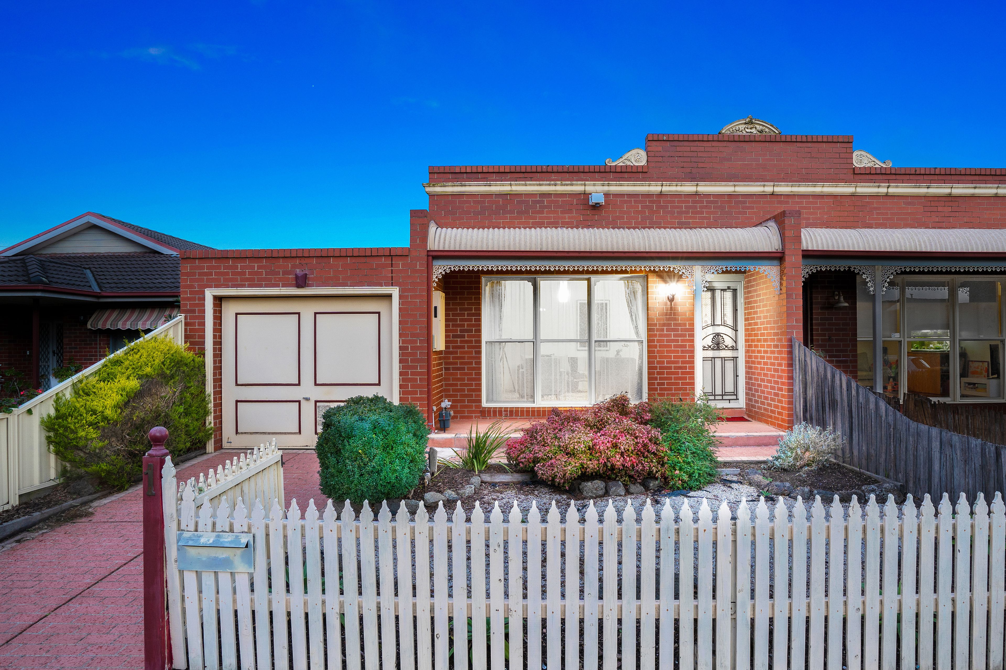 1 Eccles Close, Mill Park VIC 3082