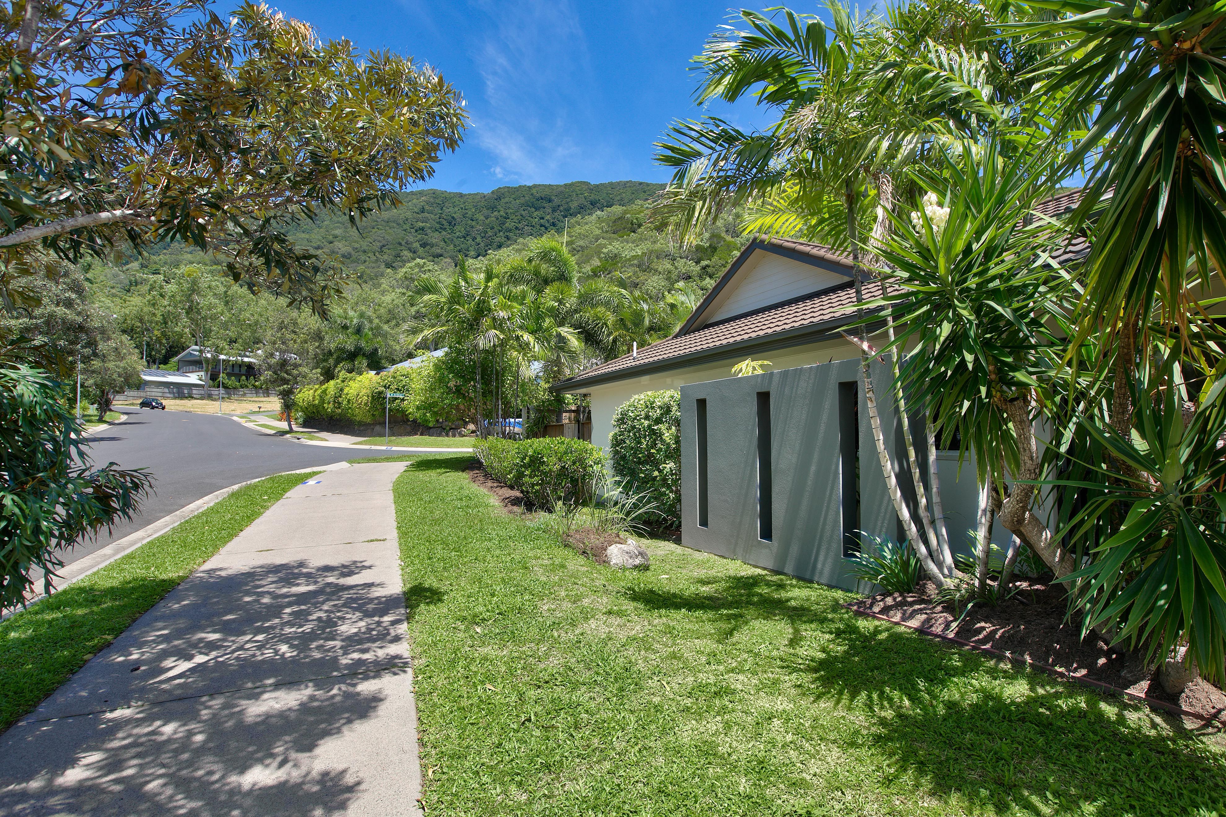 2 Retreat Close, Palm Cove, QLD 4879