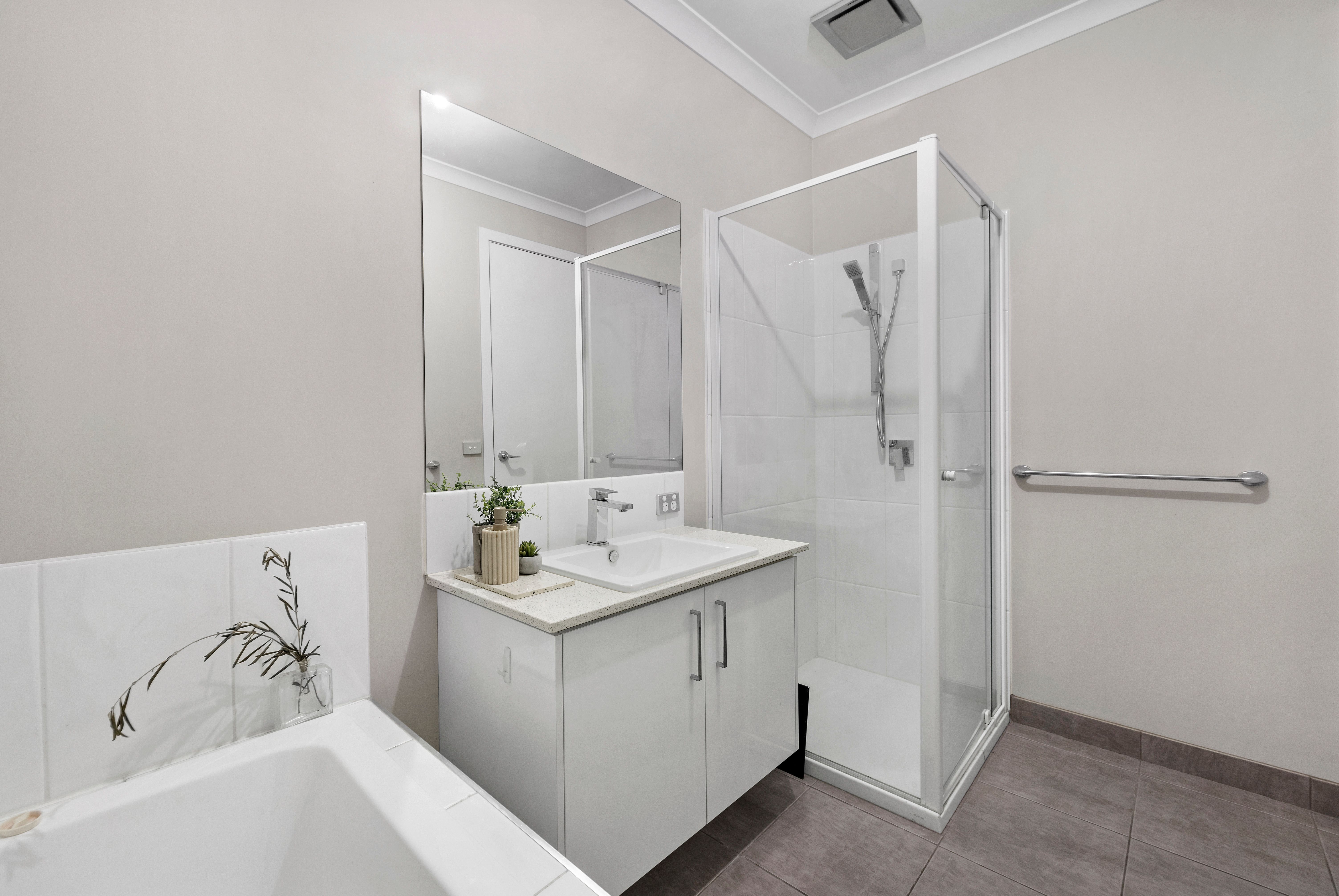 2 Augusta Crescent — photo 11 of 18