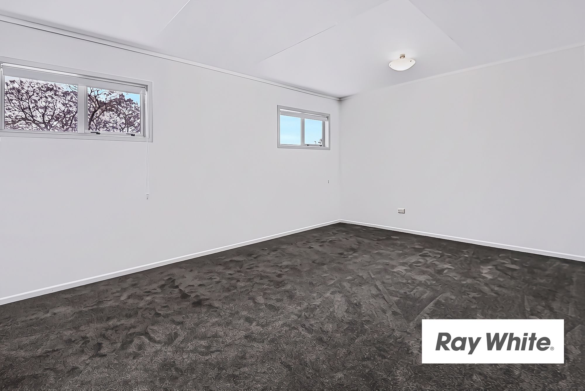 29 Reign Street — photo 3 of 16